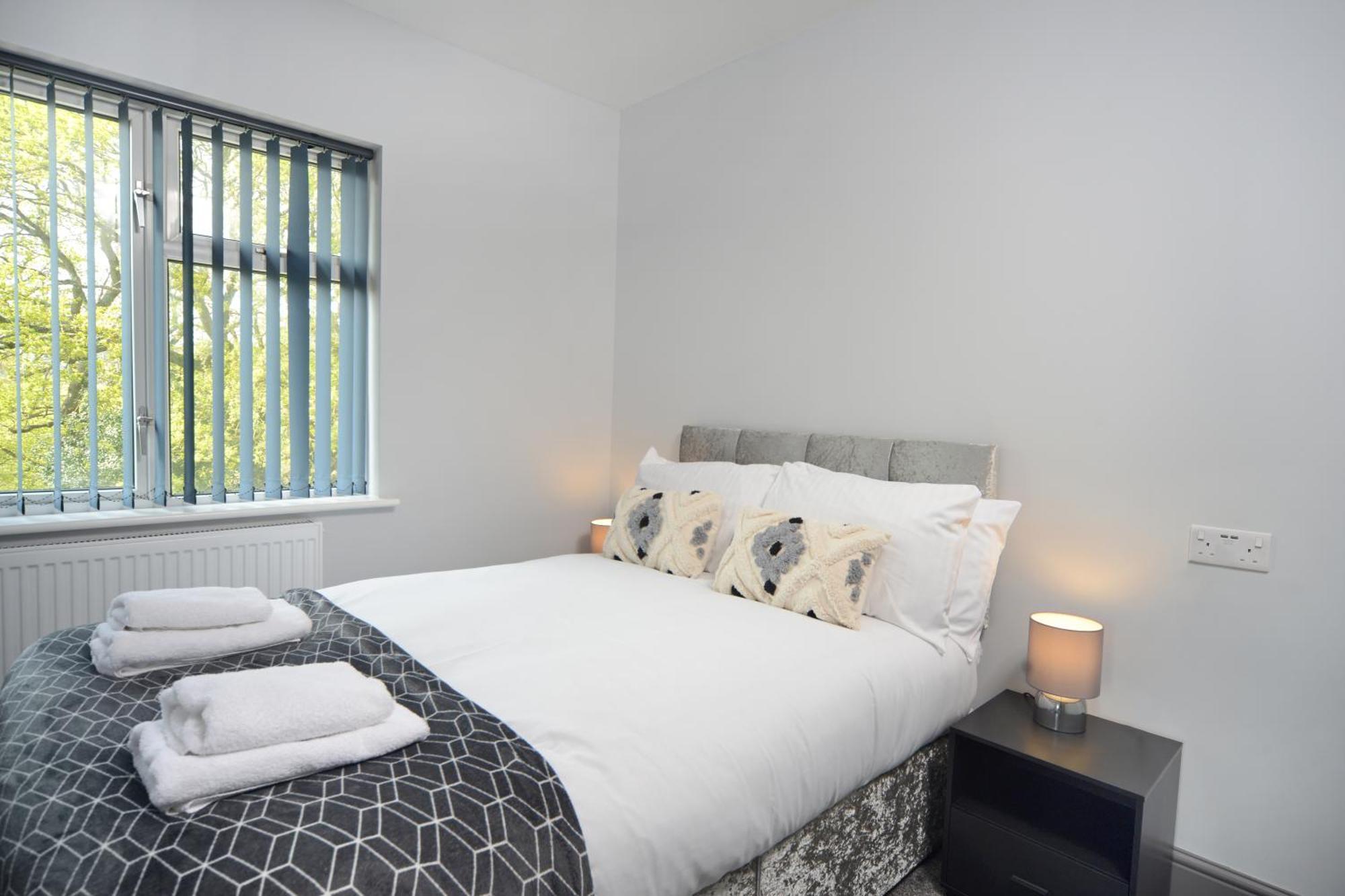 Holiday home Bright 3-Bed Home Ideal Location & Free Parking