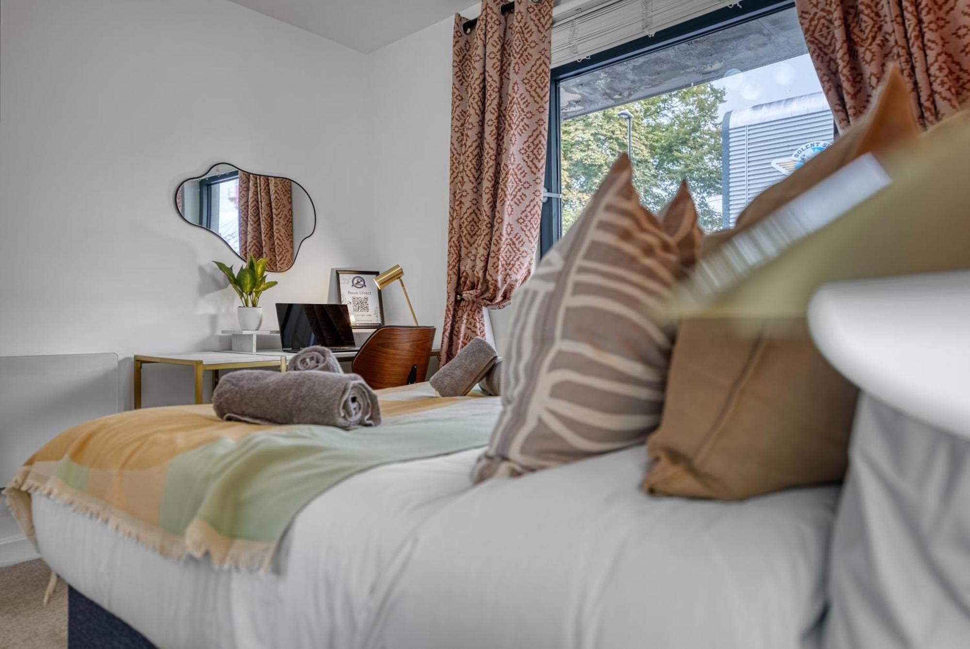 1 Bed Ocean Village Luxury Apartment, Stylish Cosy Location Southampton, Sleeps 4 - Easter Offer! - By Blue Puffin Apartamento