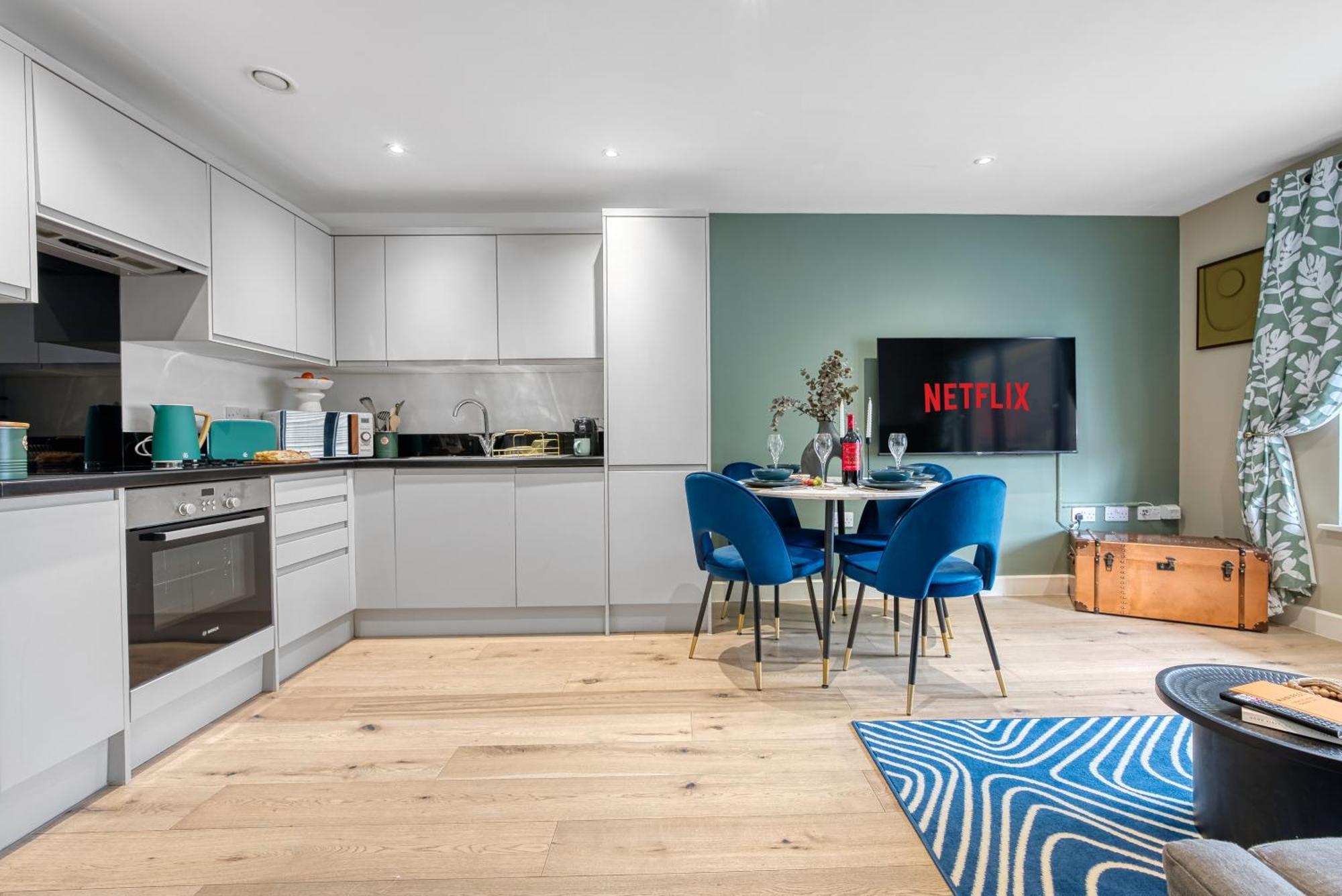 1 Bed Ocean Village Luxury Apartment, Stylish Cosy Location Southampton, Sleeps 4 - Easter Offer! - By Blue Puffin Apartamento *