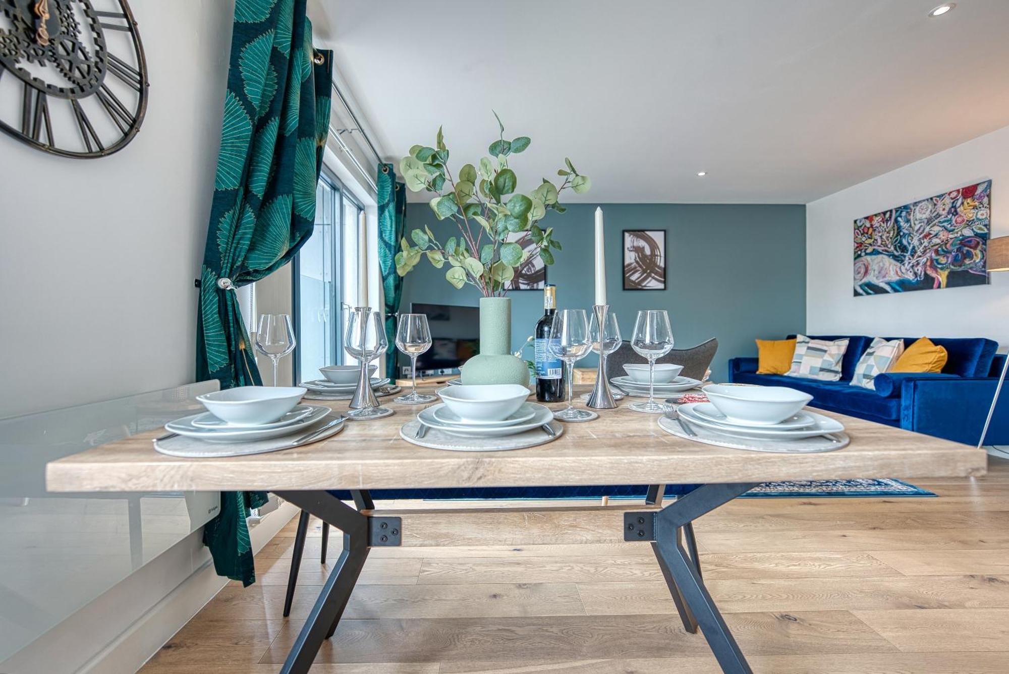 Apartment Blue Puffin Stays: Stylish 2-bed In Ocean Village Southampton