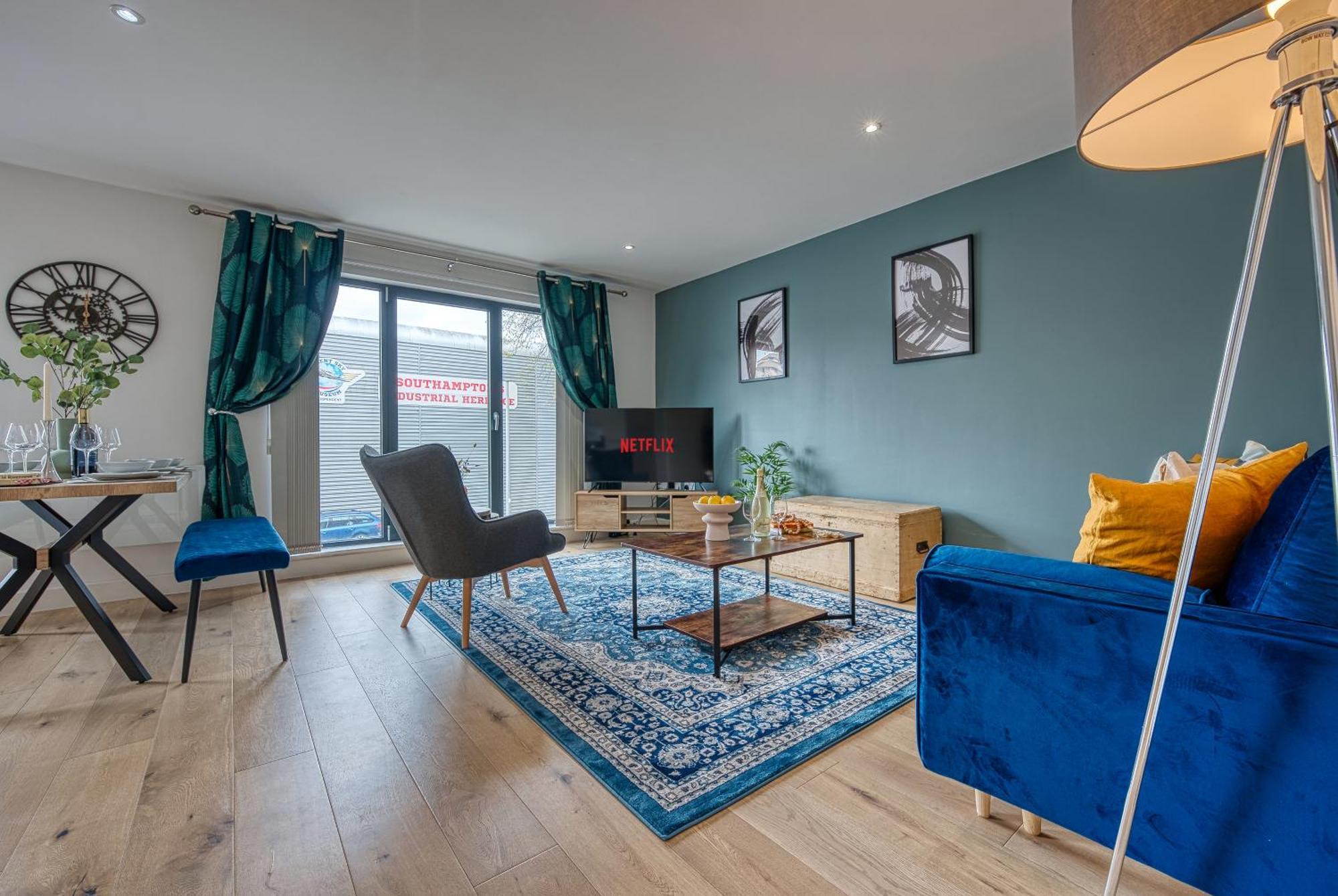 Blue Puffin Stays: Stylish 2-bed In Ocean Village * Southampton