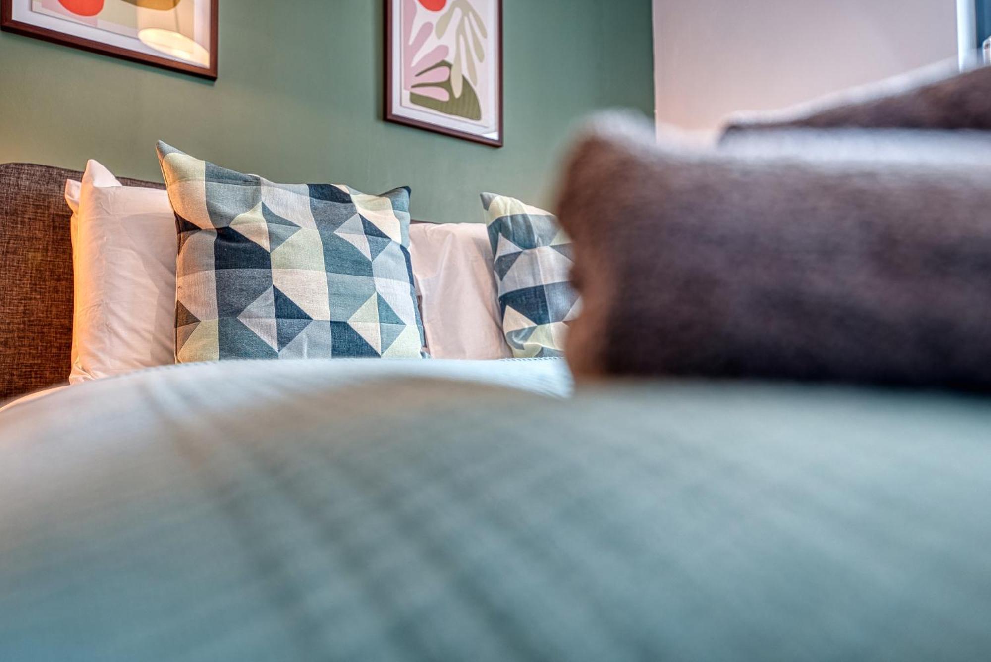 Blue Puffin Stays: Stylish 2-bed In Ocean Village Southampton