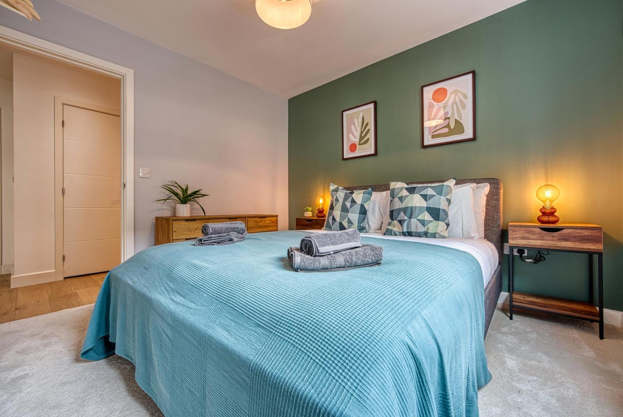 Blue Puffin Stays: Stylish 2-bed In Ocean Village