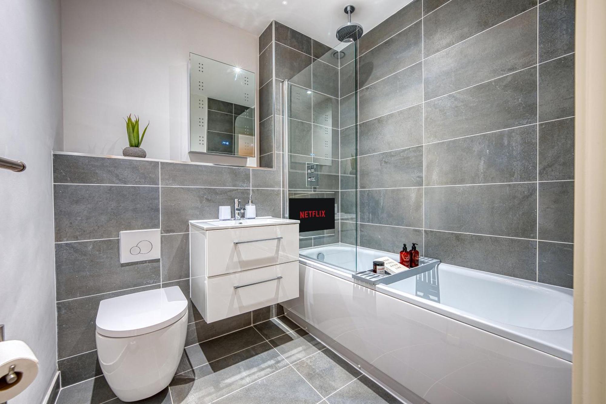 Blue Puffin Stays: Stylish 2-bed In Ocean Village