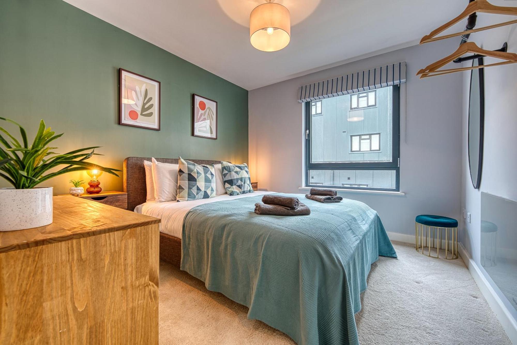 Blue Puffin Stays: Stylish 2-bed In Ocean Village Southampton