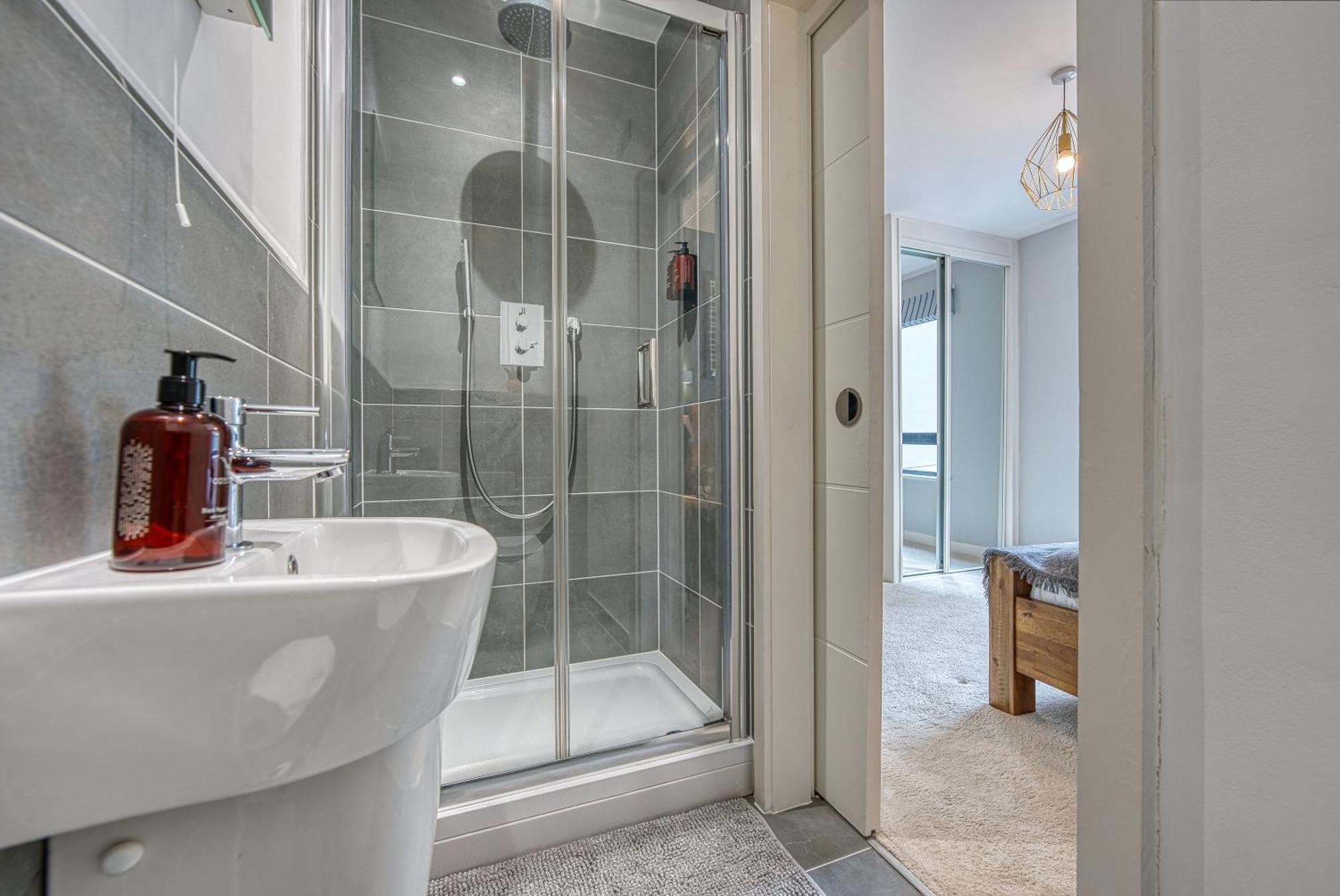 Apartment Blue Puffin Stays: Stylish 2-bed In Ocean Village Southampton