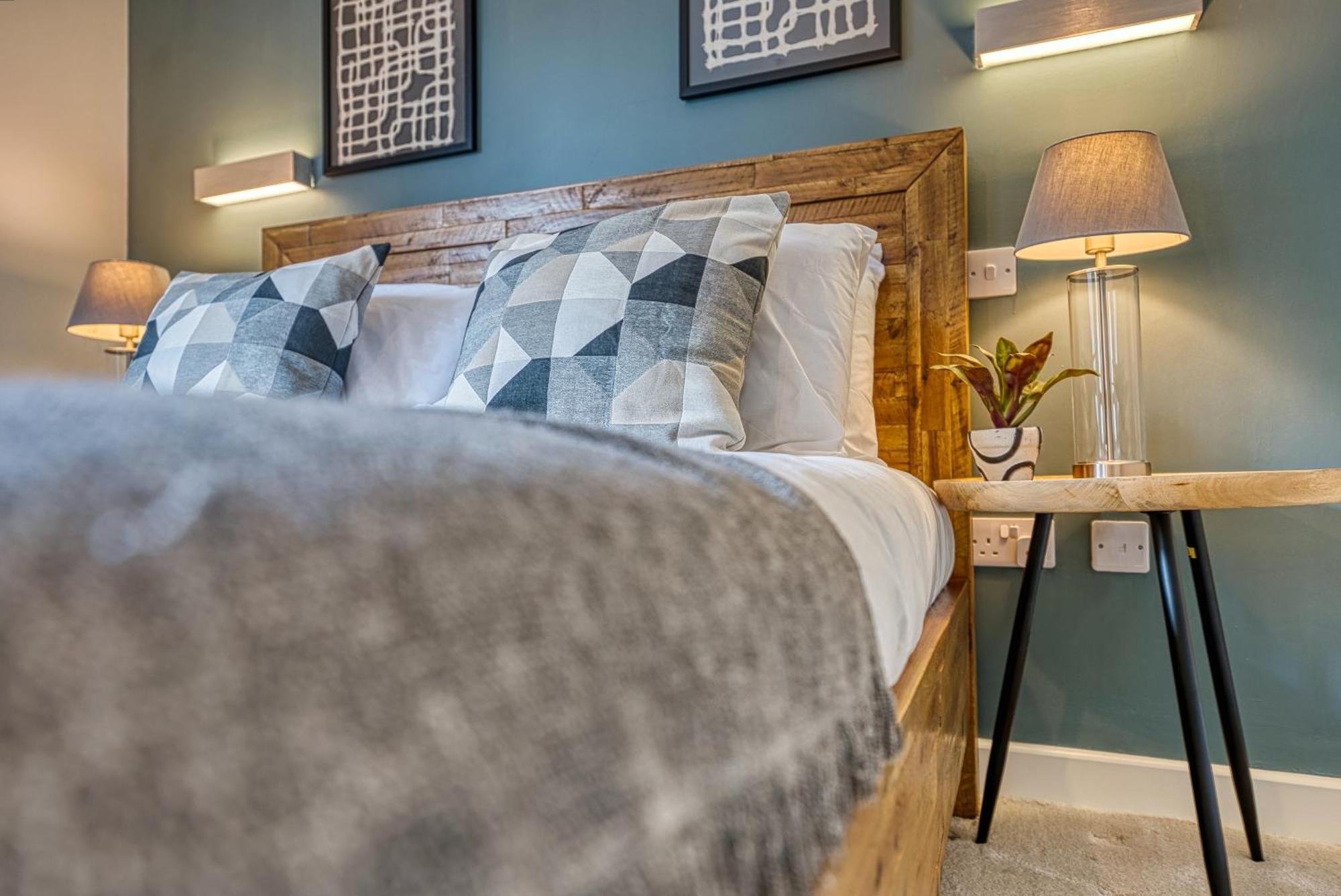 Blue Puffin Stays: Stylish 2-bed In Ocean Village