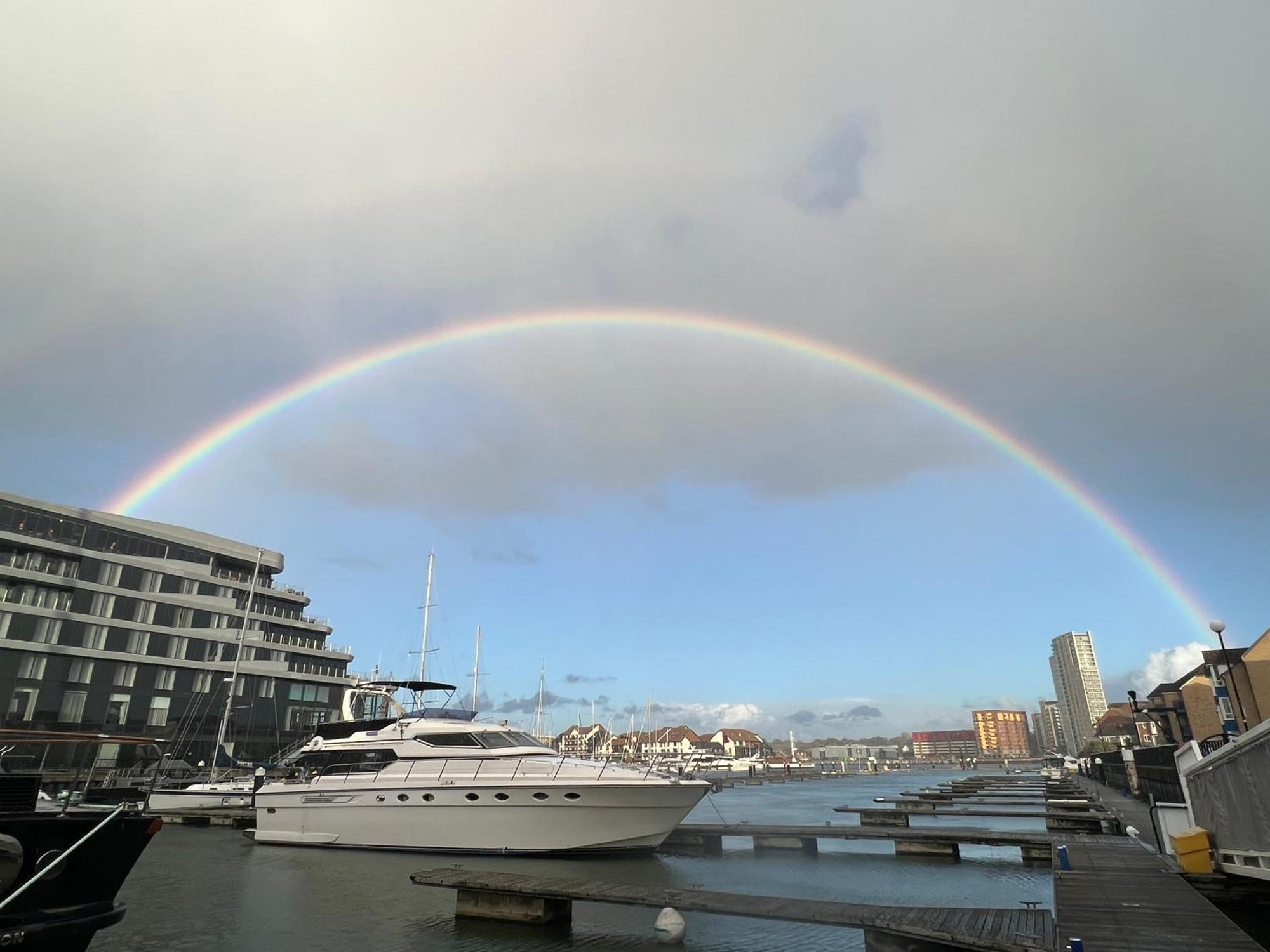 Marina Superyacht: Luxury Harbor * Southampton