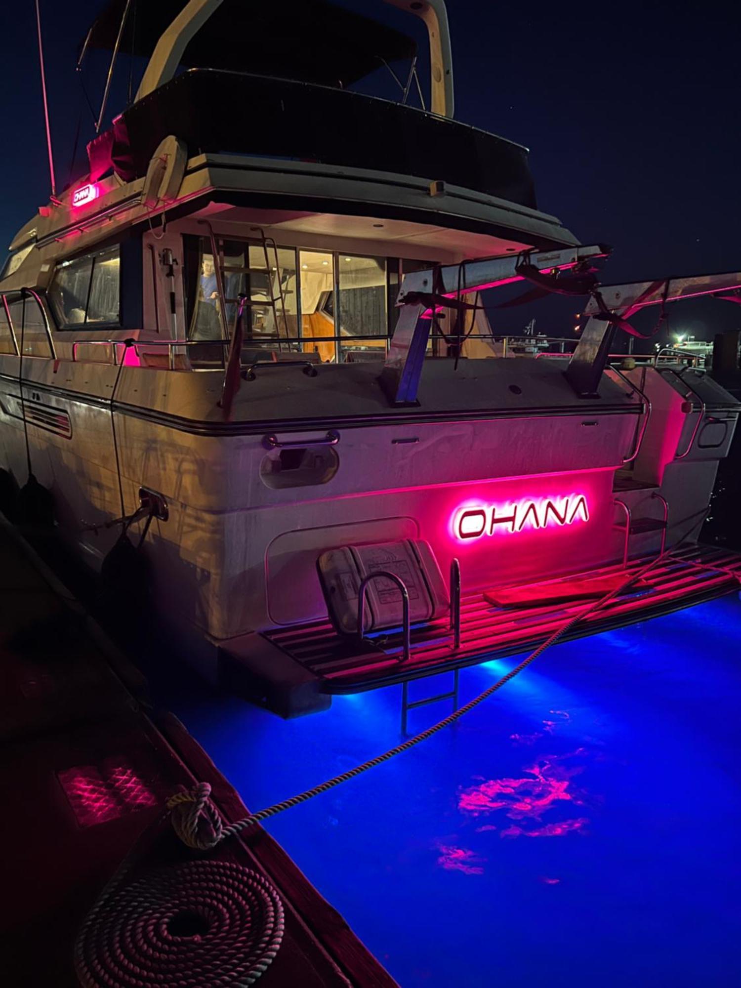 Botel Marina Superyacht: Luxury Harbor Southampton