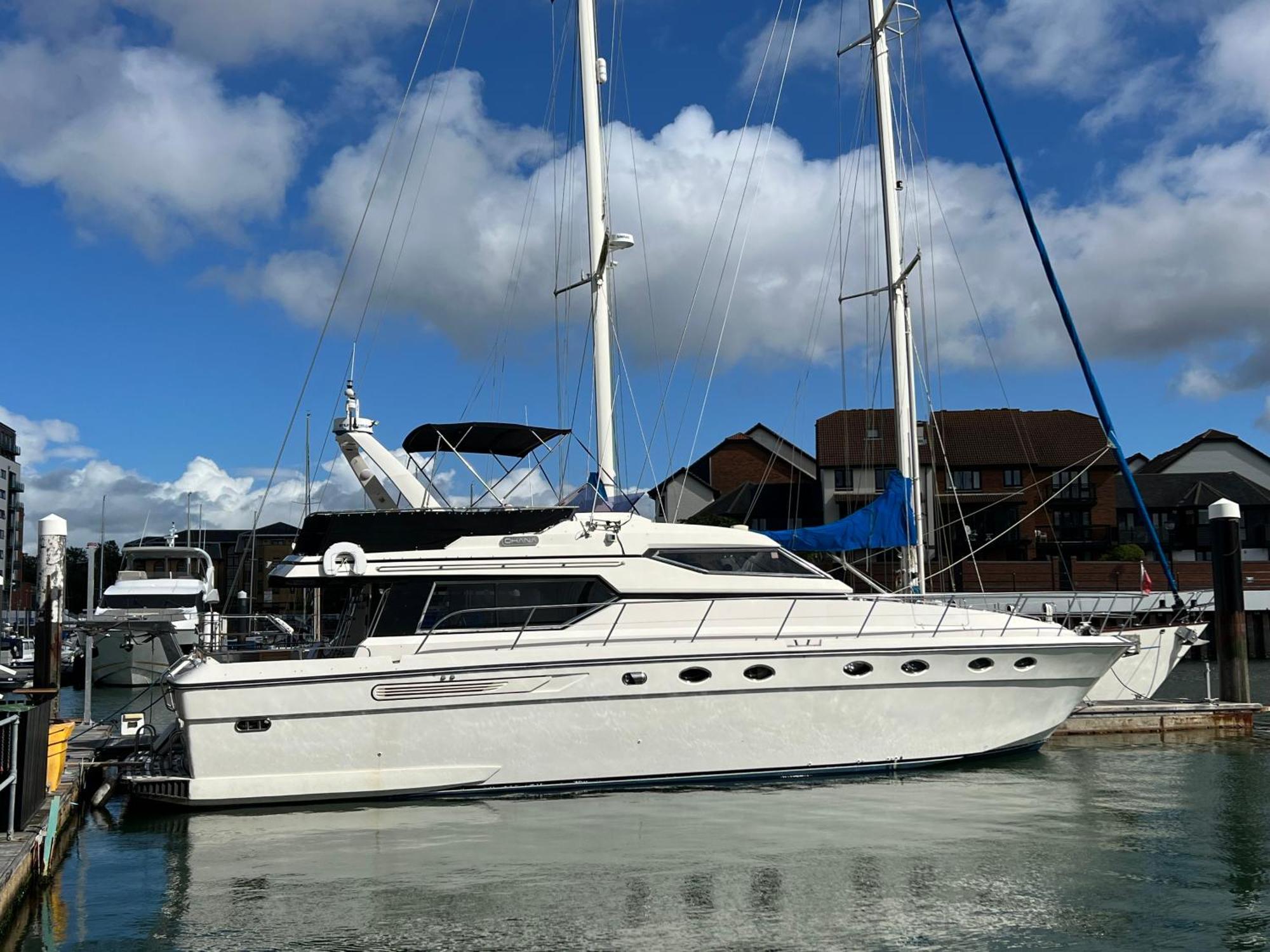 Marina Superyacht: Luxury Harbor Southampton