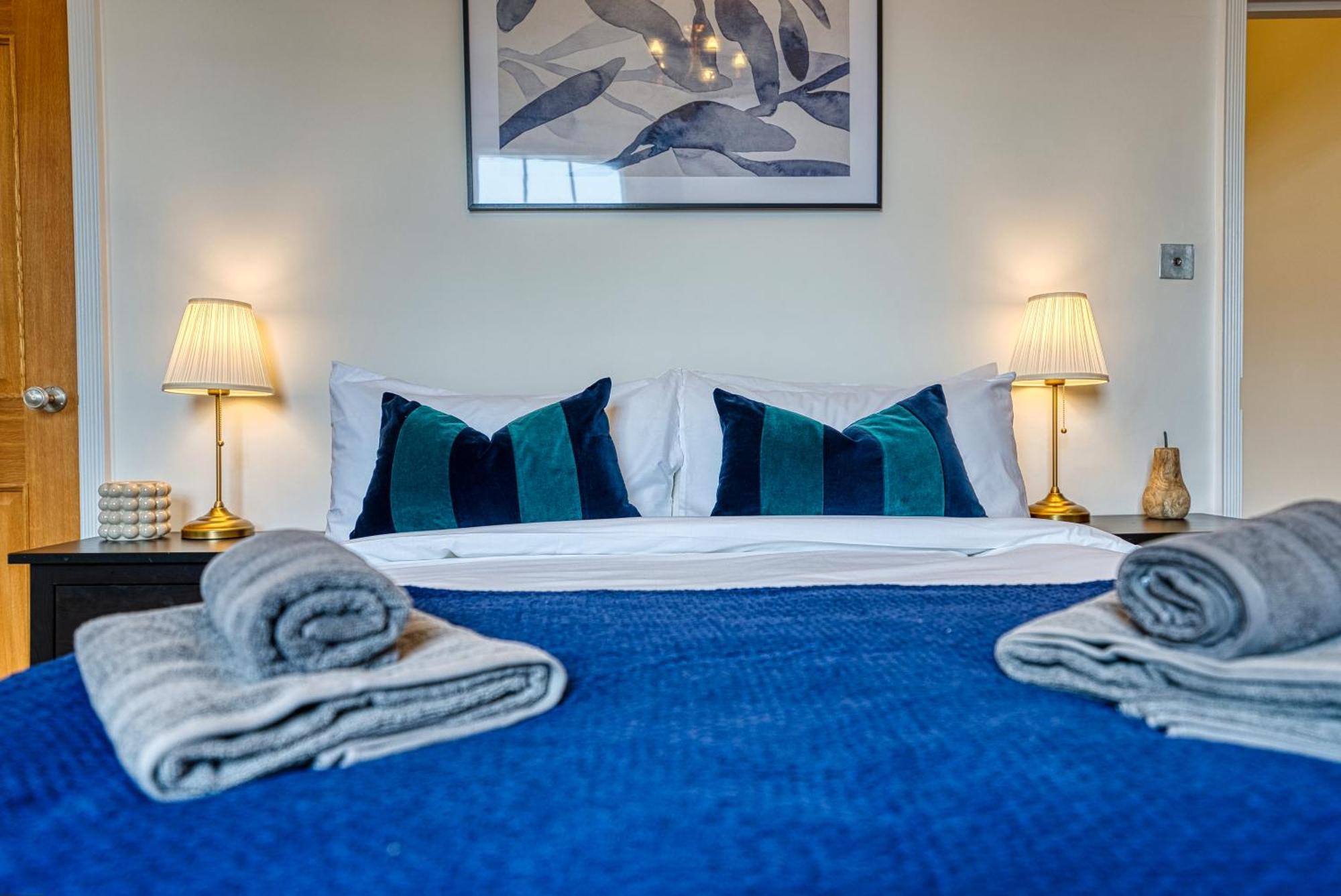 2-br Stunning Apt, Sleeps 6, Near Ocean Village - Work Contractors And Easter Special Offer!! - By Blue Puffin Southampton