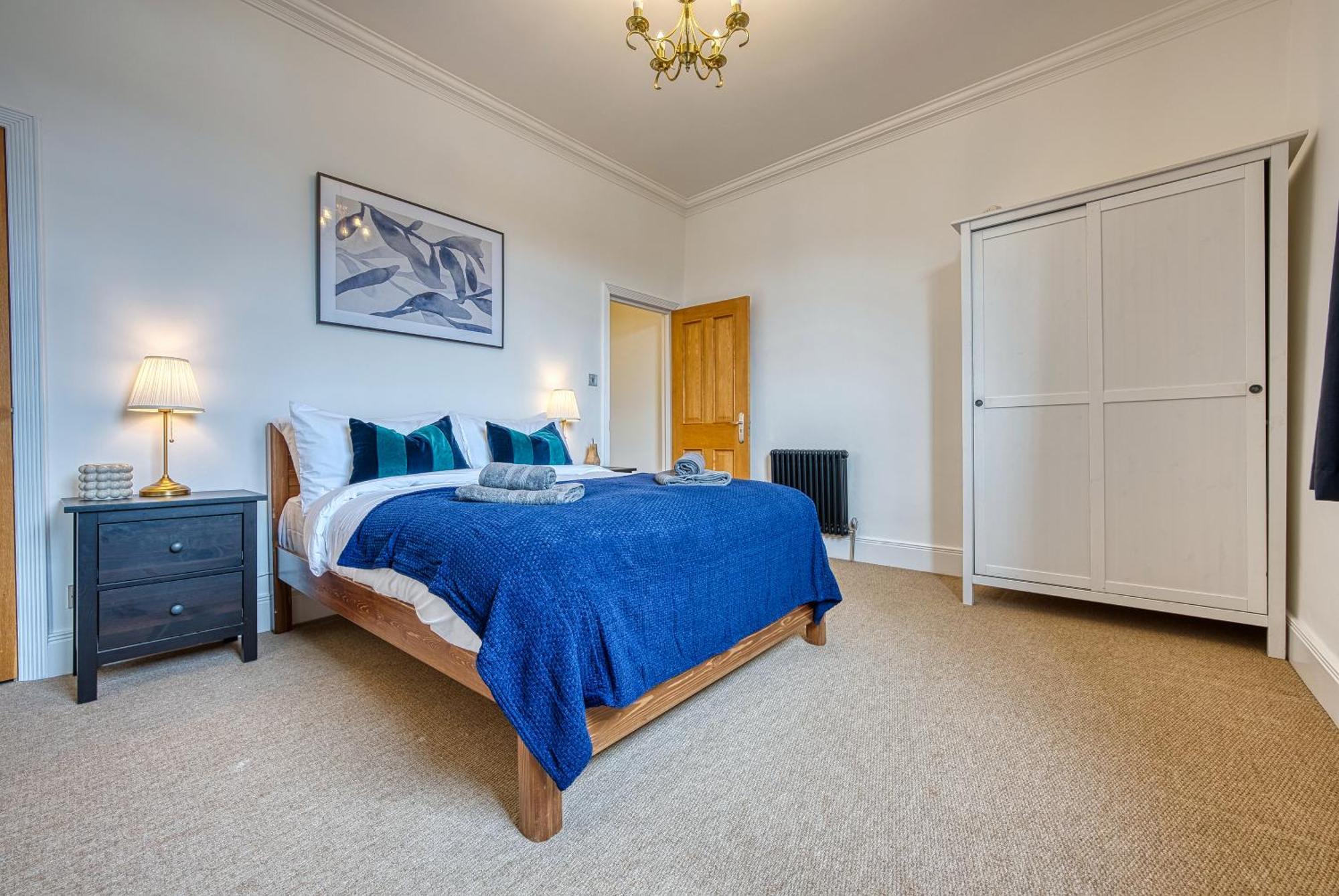 2-br Stunning Apt, Sleeps 6, Near Ocean Village - Work Contractors And Easter Special Offer!! - By Blue Puffin Apartment *