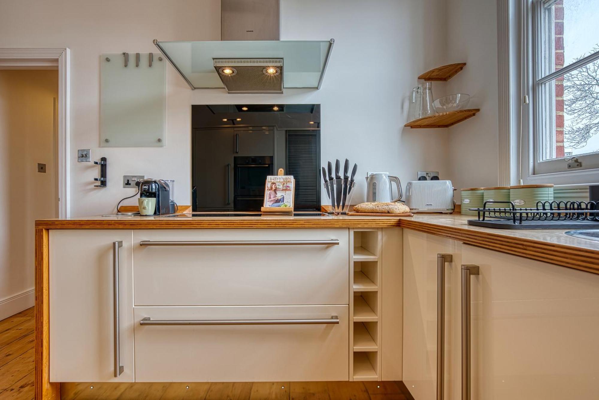 2-br Stunning Apt, Sleeps 6, Near Ocean Village - Work Contractors And Easter Special Offer!! - By Blue Puffin Southampton