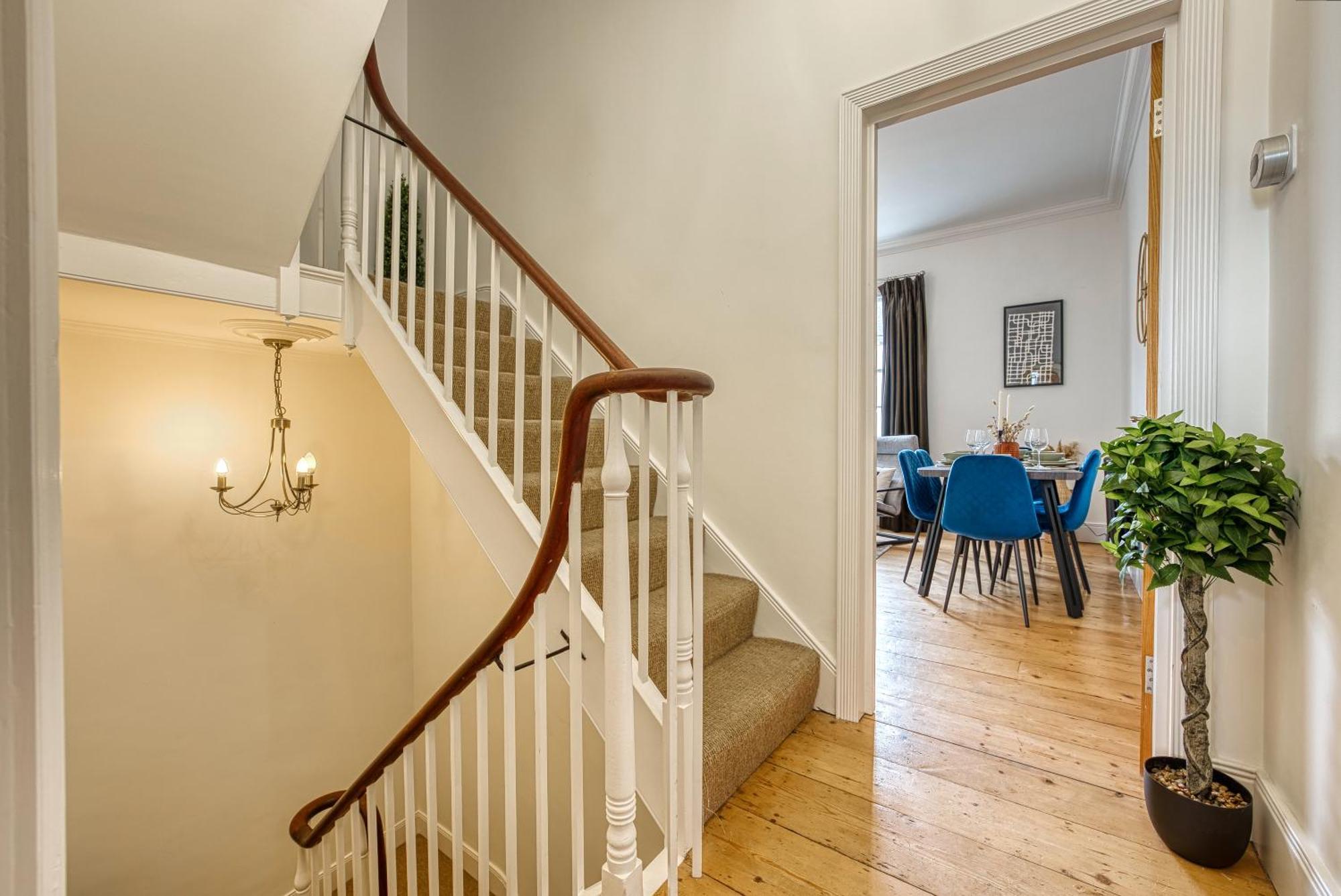 2-br Stunning Apt, Sleeps 6, Near Ocean Village - Work Contractors And Easter Special Offer!! - By Blue Puffin Apartment Southampton