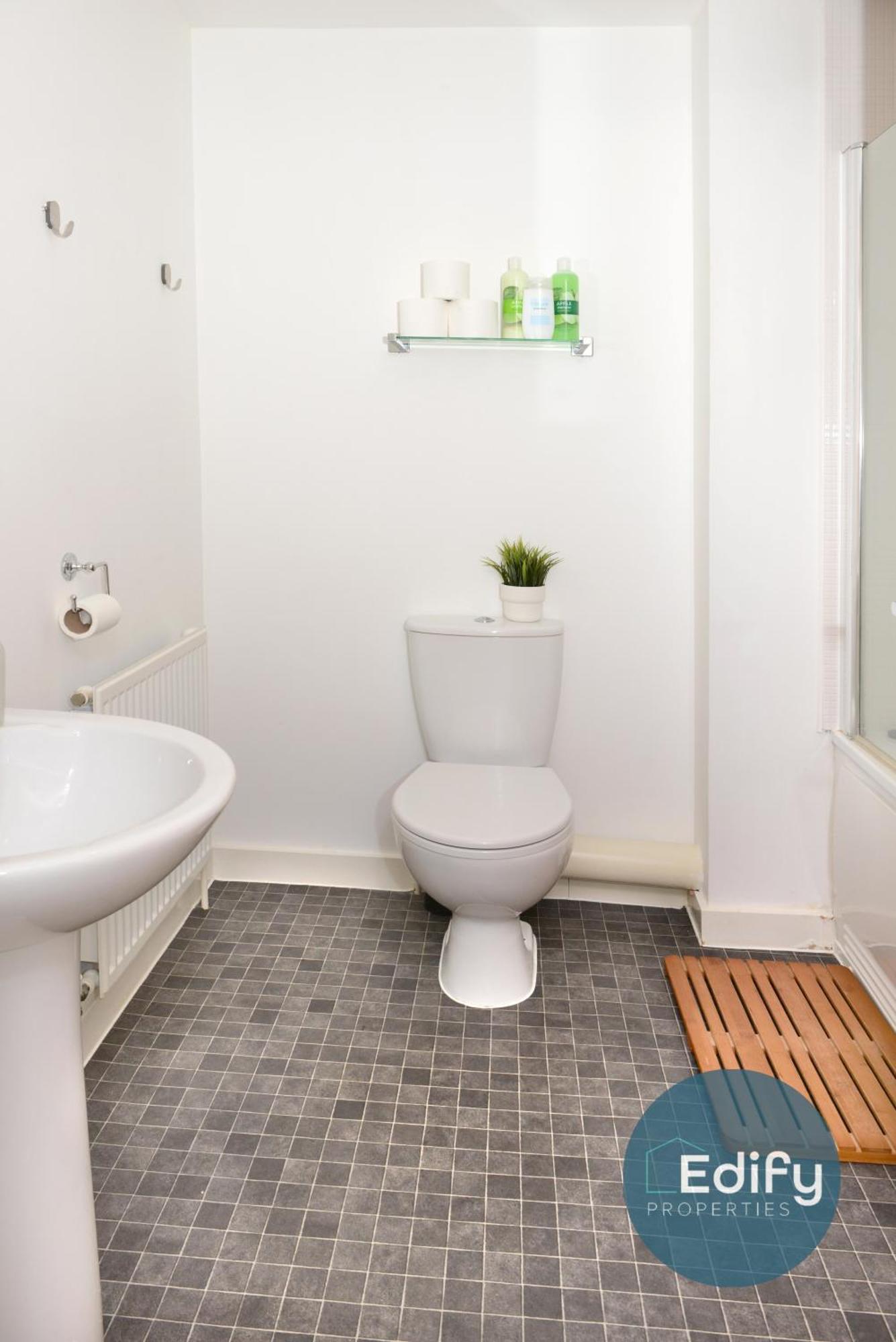 Centre Townhouse, Sleeps 8, Free Parking Southampton