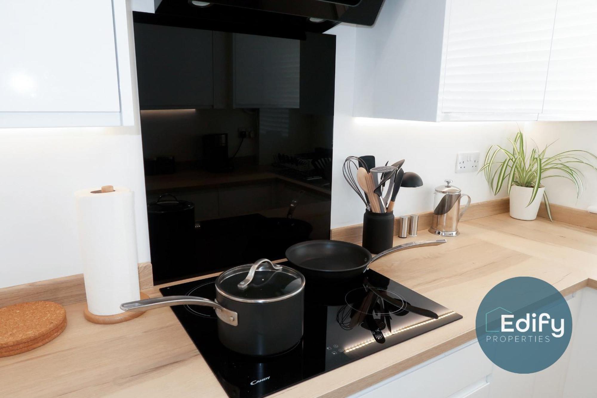 House With Parking Close To Centre * Southampton