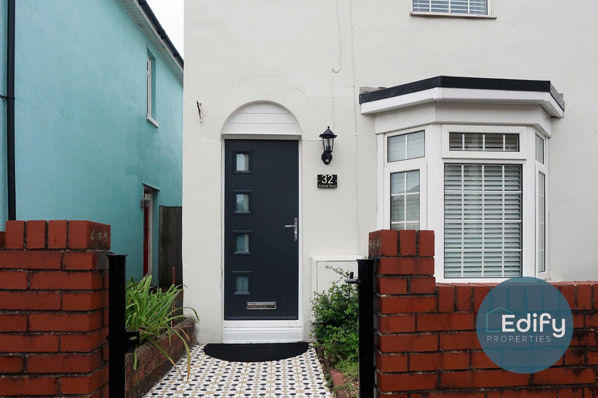 House With Parking Close To Centre Southampton