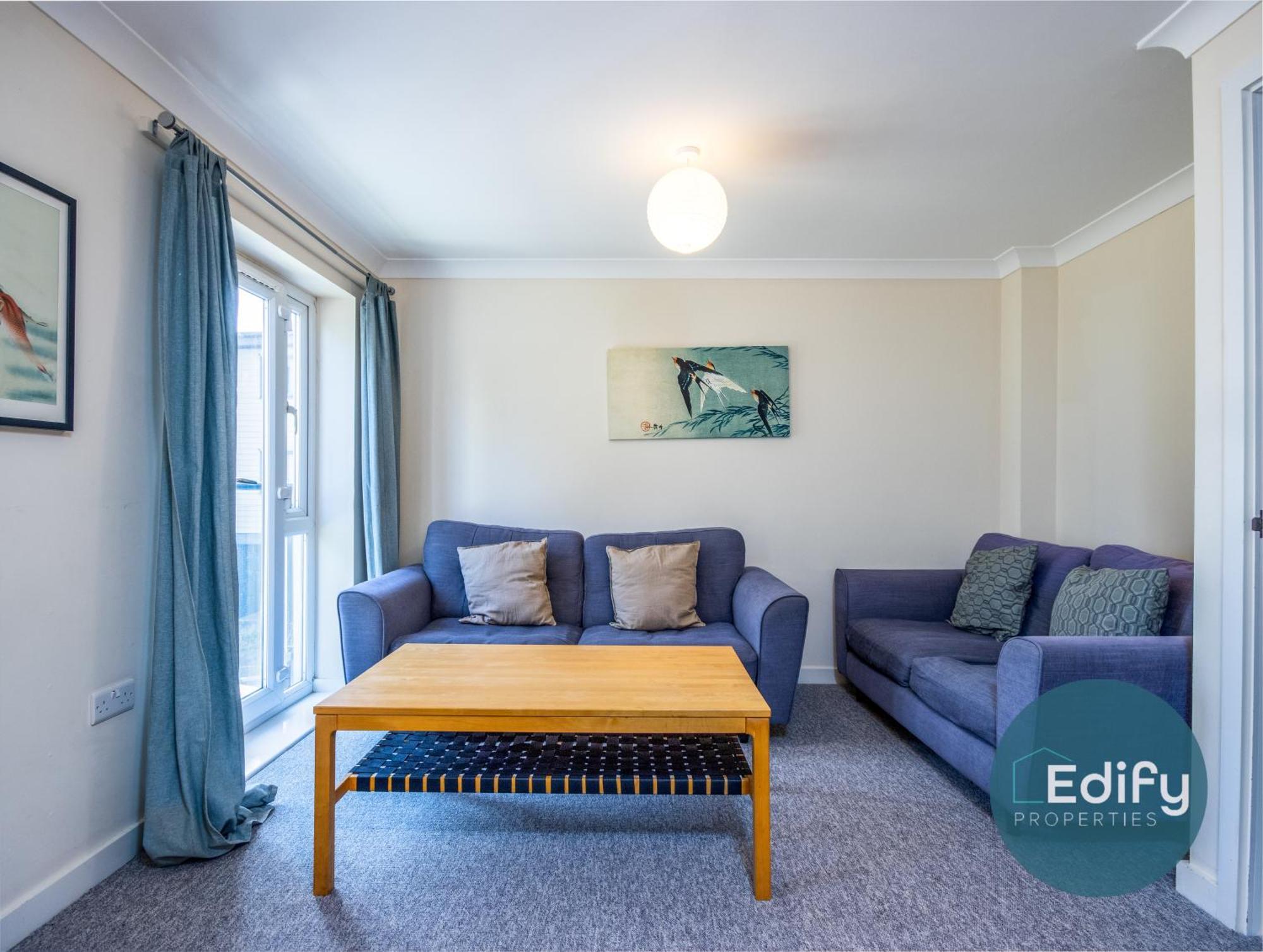 Centre, Sleeps 8, Free Parking