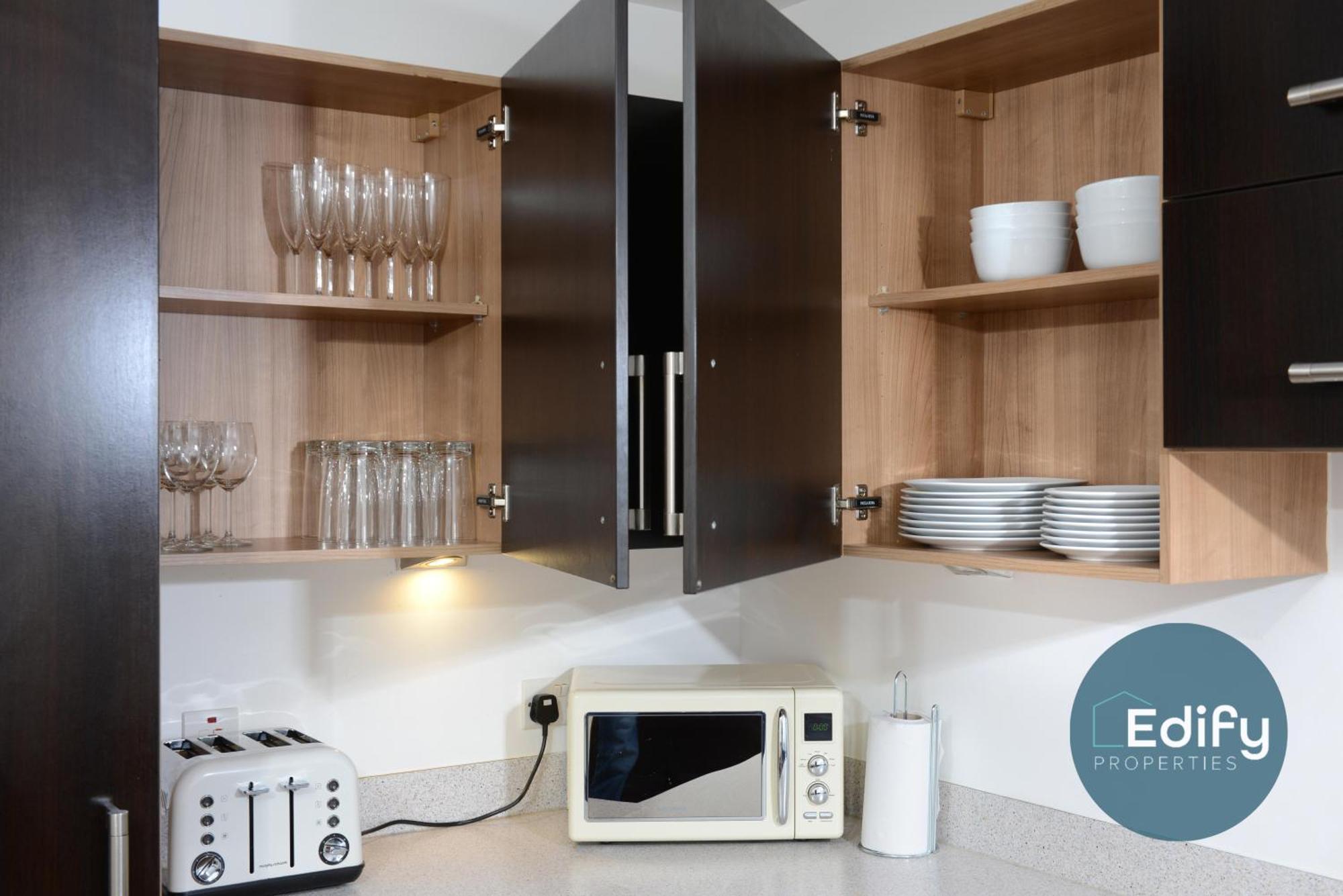 Centre, Sleeps 8, Free Parking Holiday home *