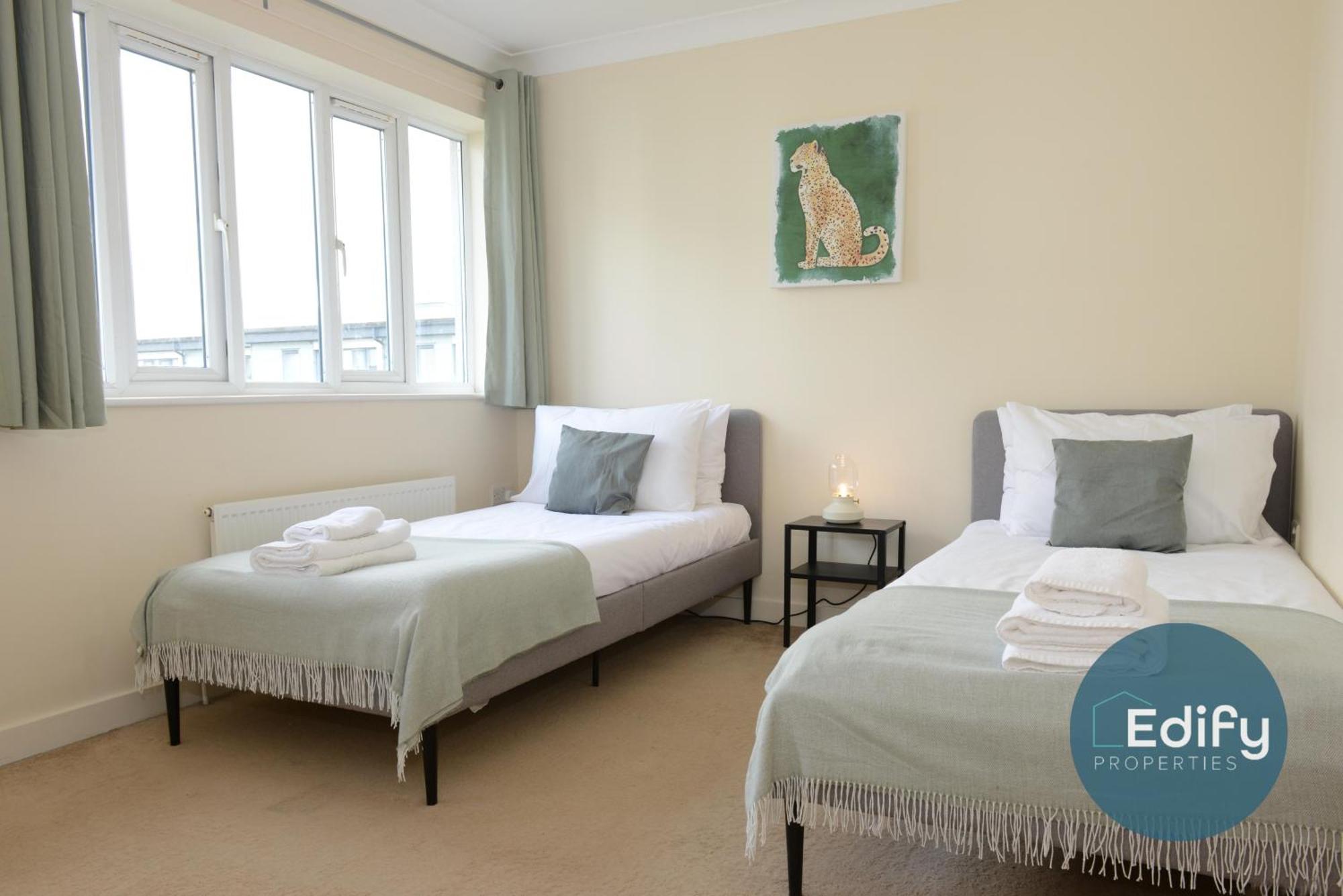 Centre, Sleeps 8, Free Parking Southampton