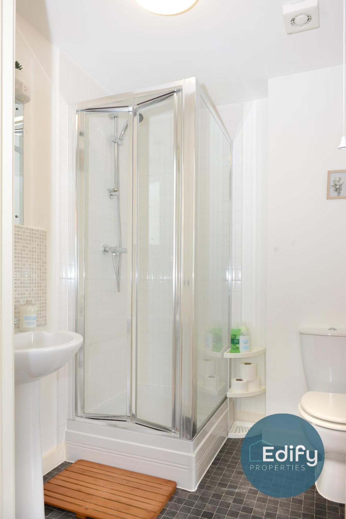 Holiday home Centre, Sleeps 8, Free Parking Southampton