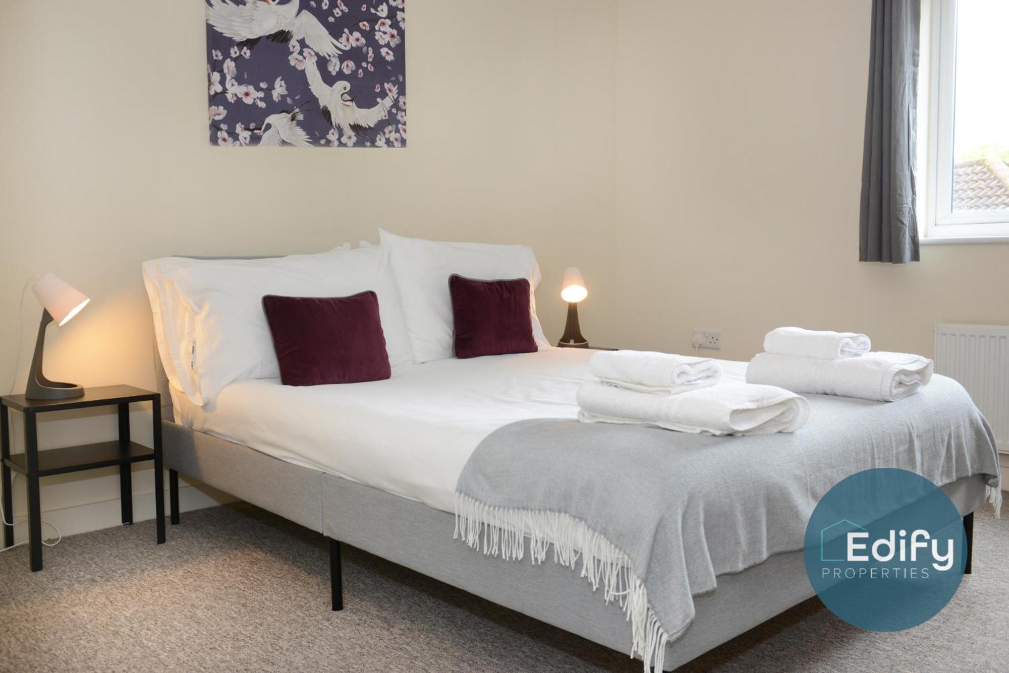 Holiday home Centre, Sleeps 8, Free Parking