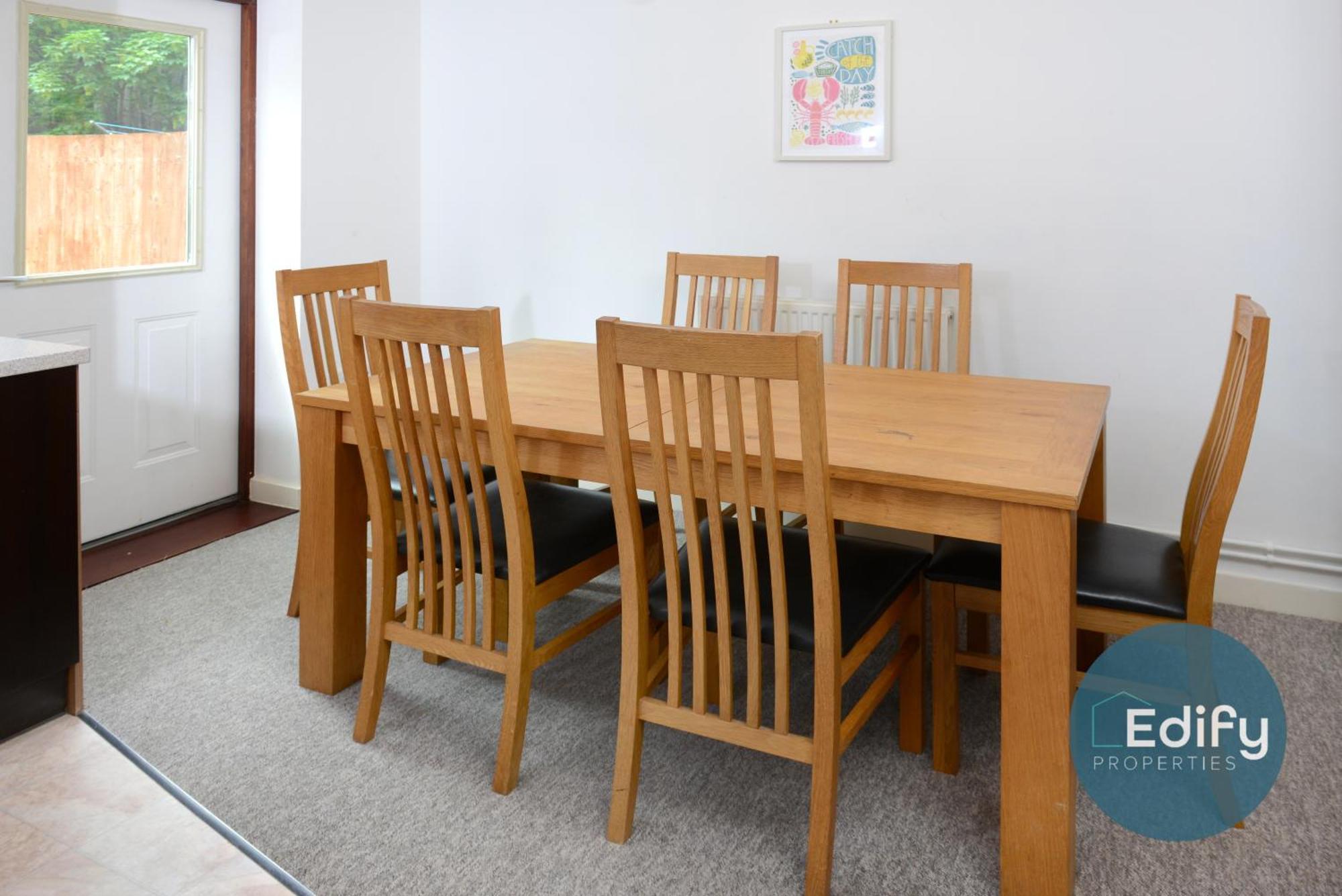 Centre, Sleeps 8, Free Parking