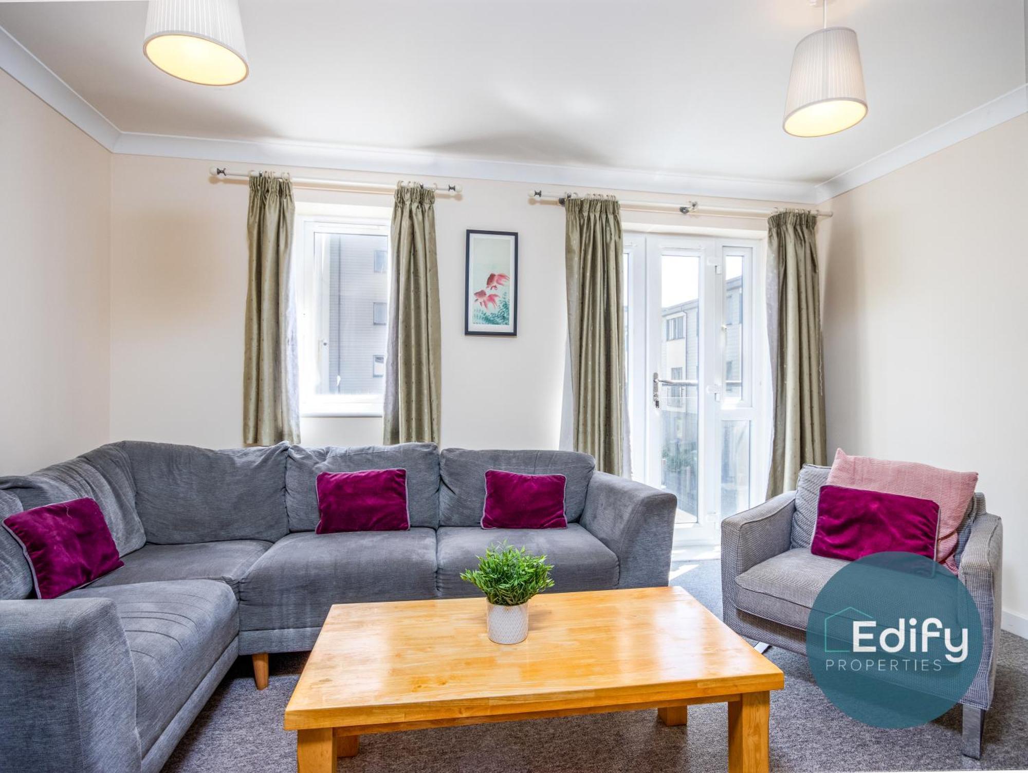 Centre Townhouse, Sleeps 8, Free Parking * Southampton