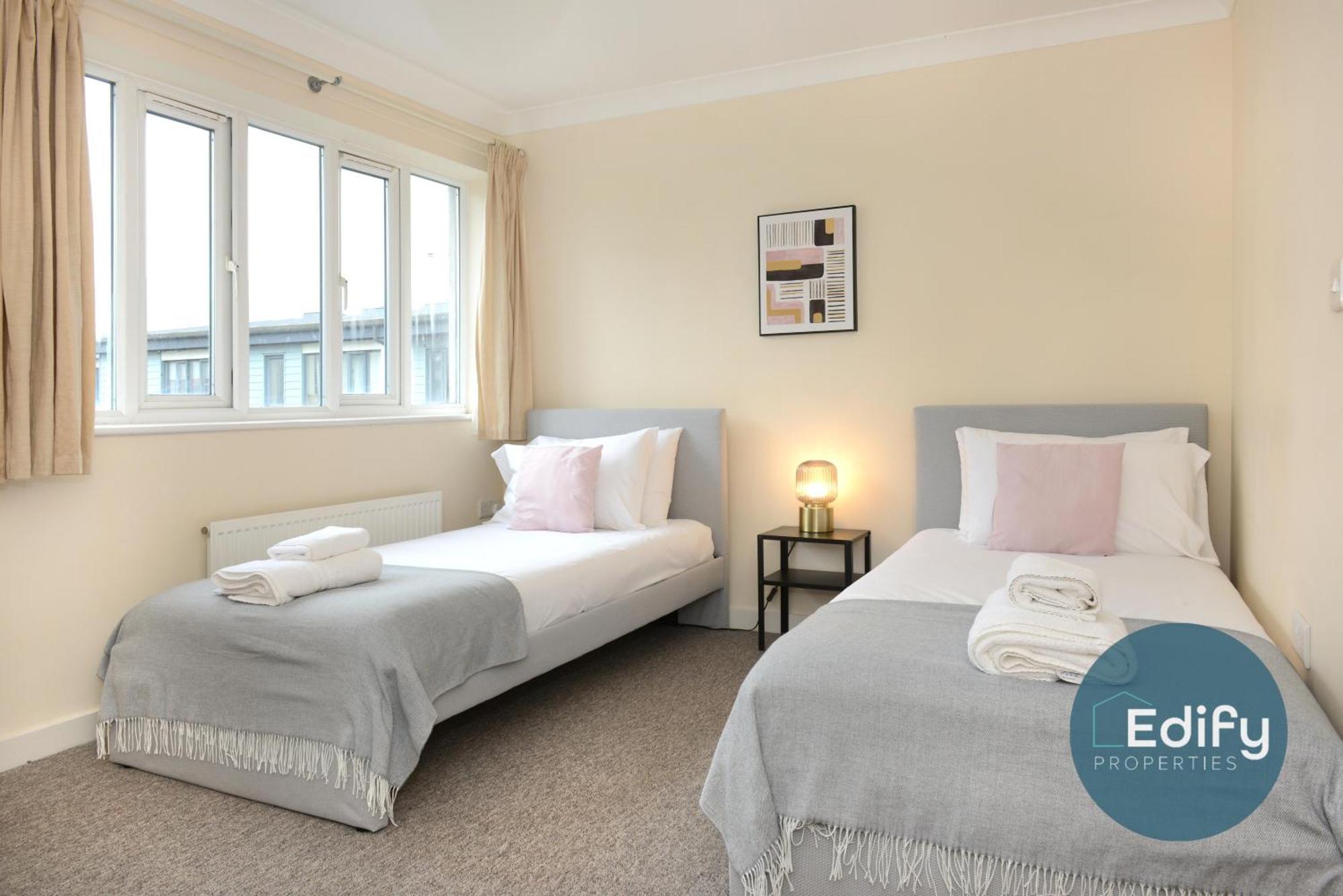 Holiday home Centre Townhouse, Sleeps 8, Free Parking *