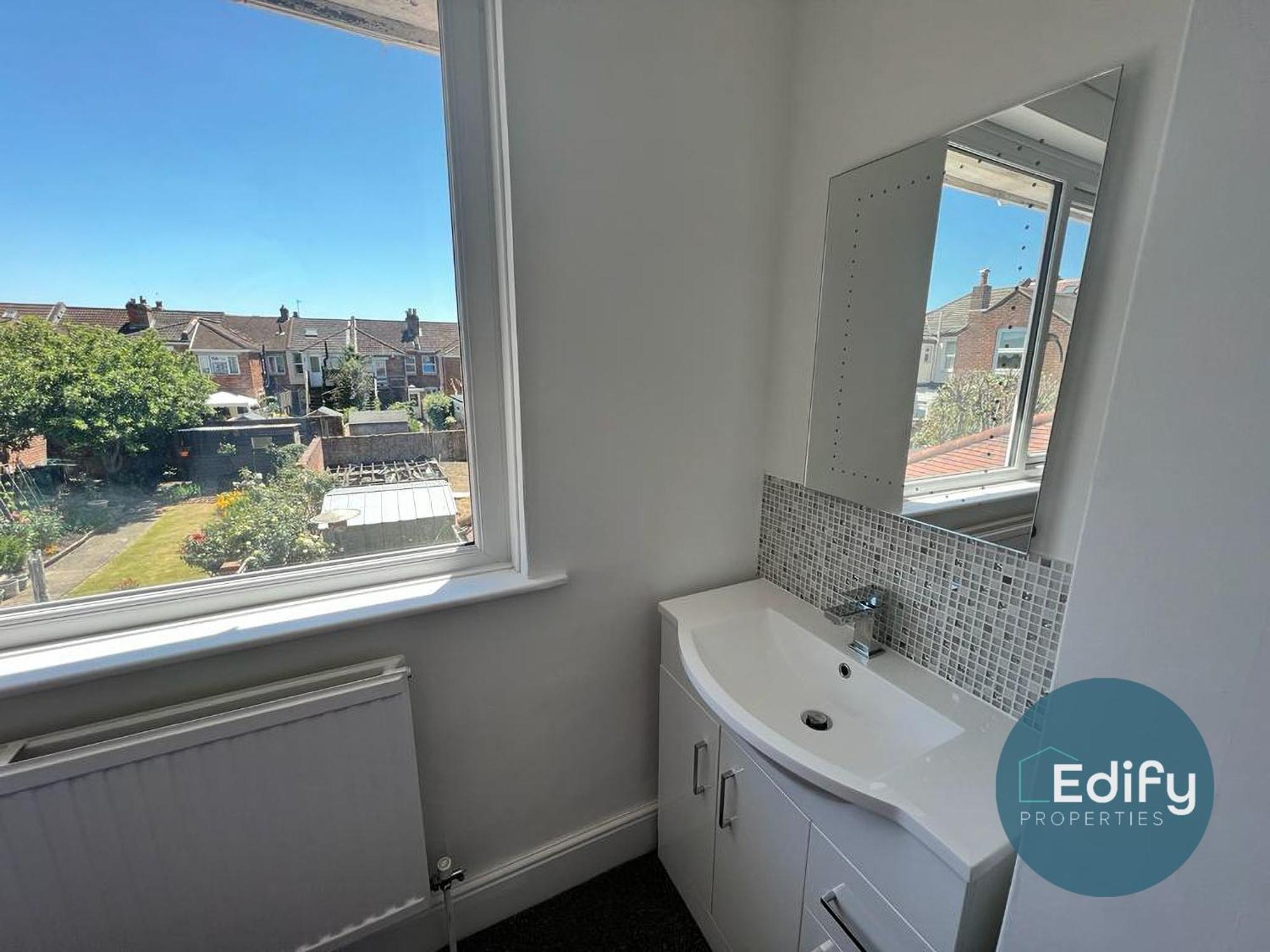 2 Bedroom Flat Free Parking Great Location Apartment Southampton