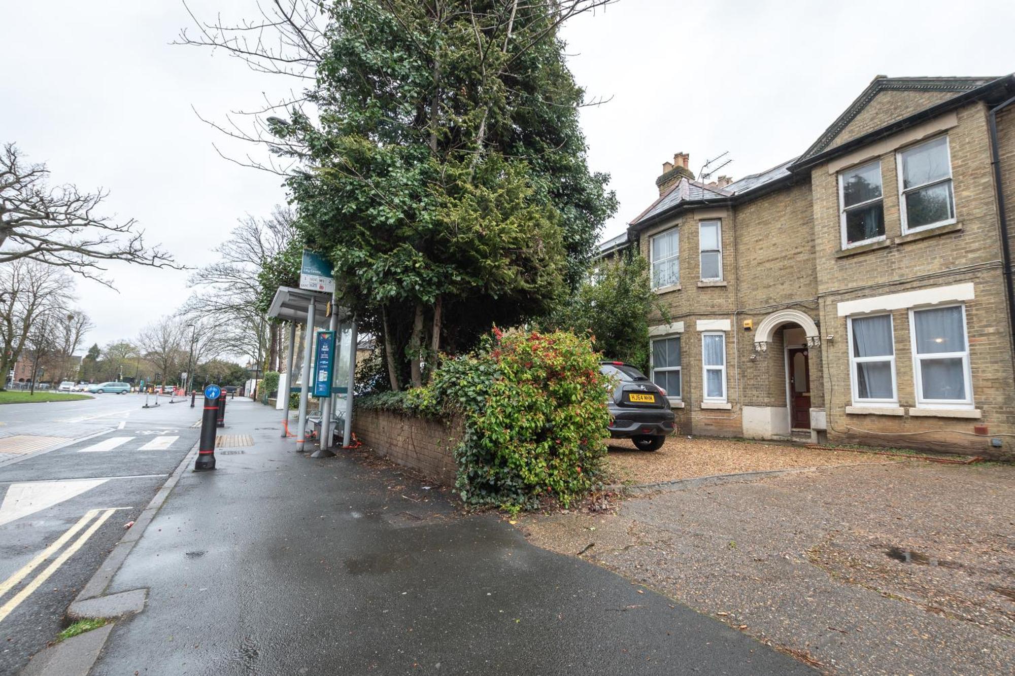 Apartment Newly Renovated 2 Bed Ground Floor Flat