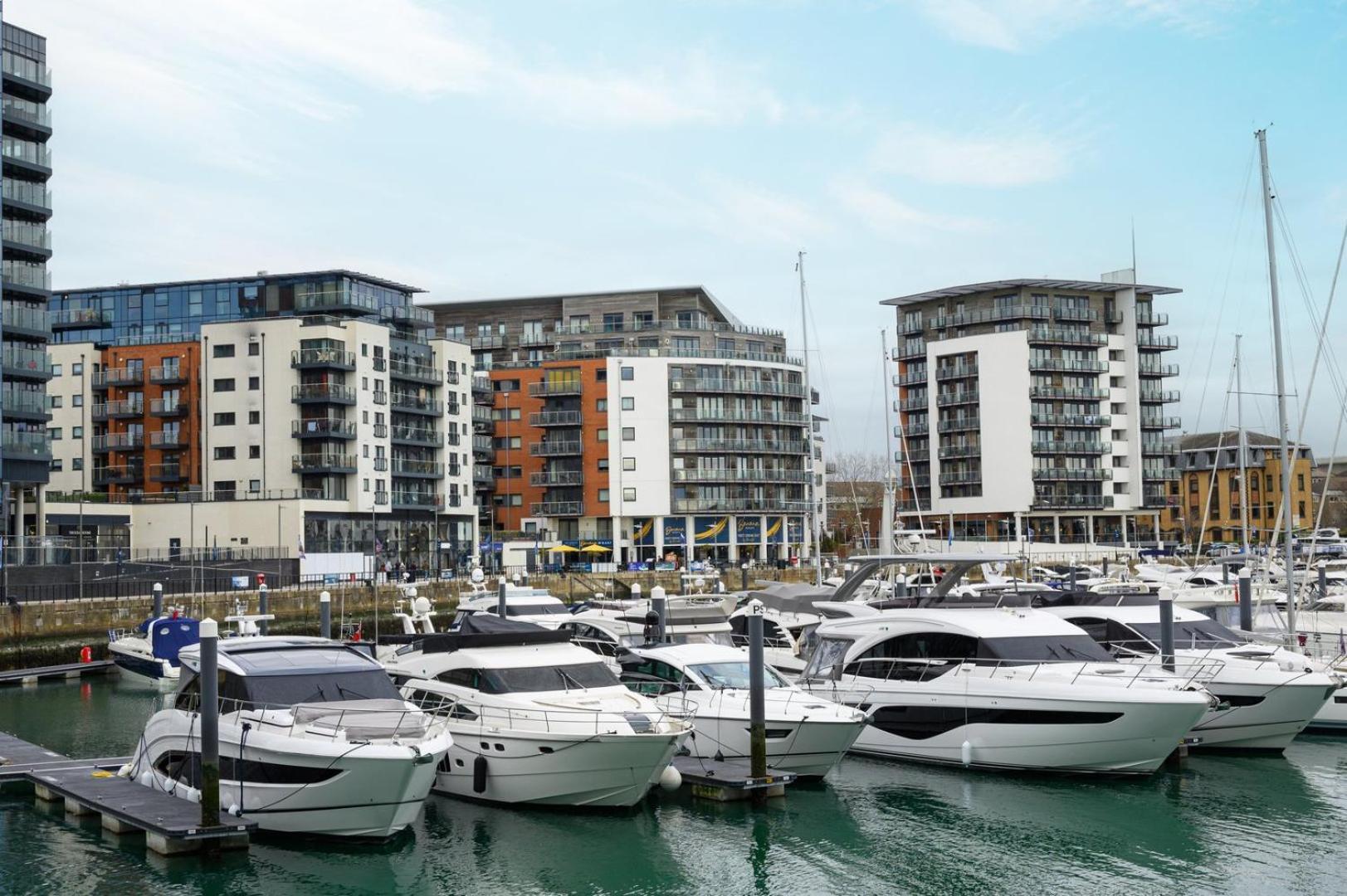 Apartment The Ocean Village, Southampton