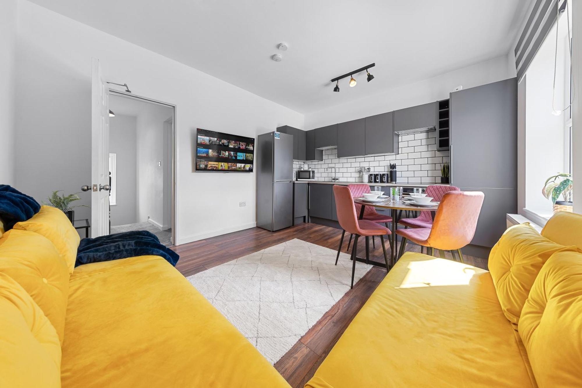 20 Percent Off-sleeps 11-central-games-free Parking *