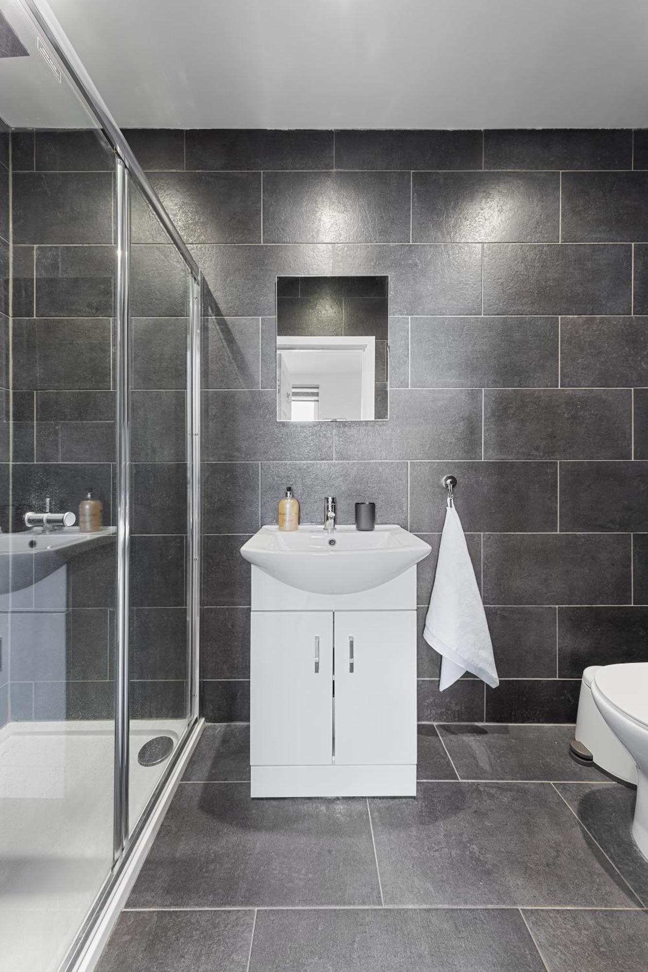 Apartment 20 Percent Off-sleeps 11-central-games-free Parking Southampton