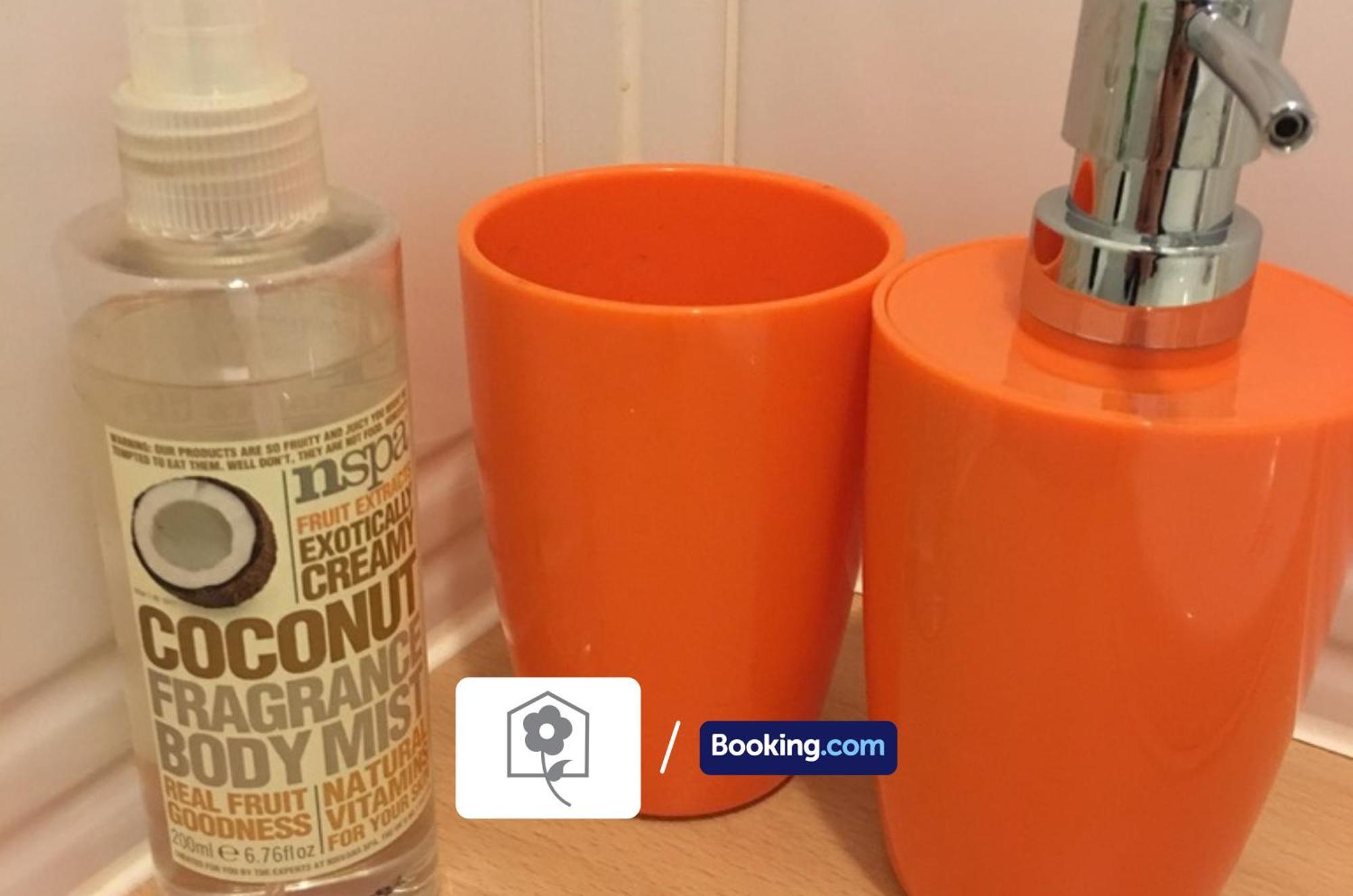 Eastleigh House: Your Solutions Near Airport Holiday home