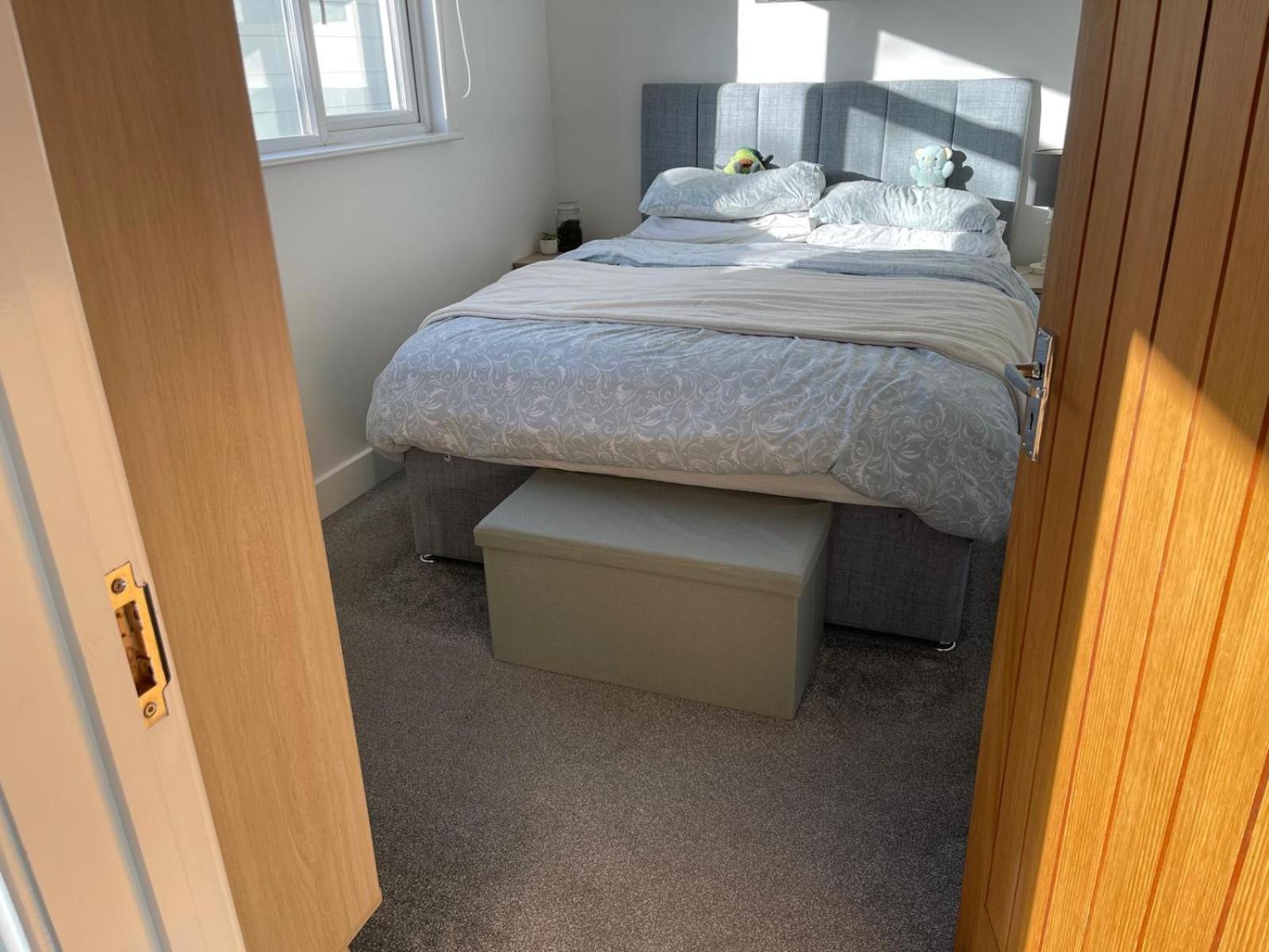 Bee-hive Corner Apartment *
