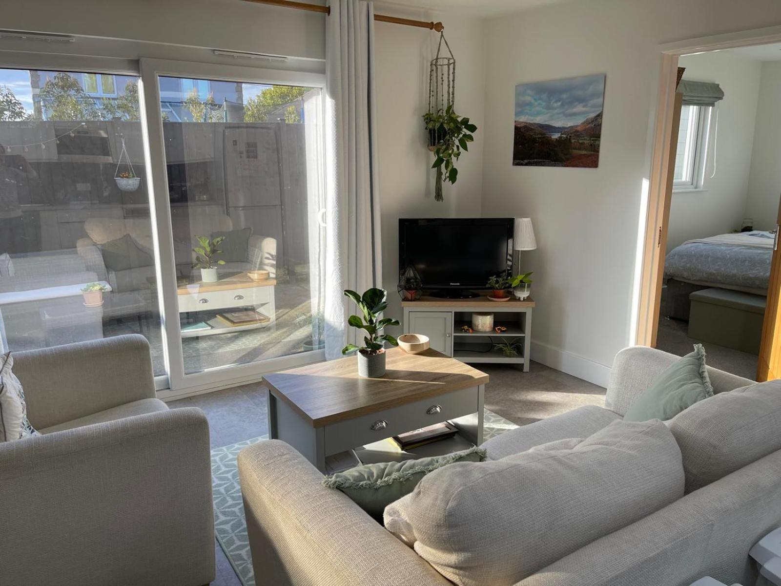 Bee-hive Corner Apartment *