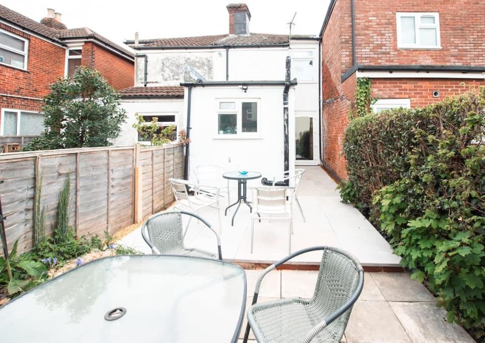 Holiday home Modern House In Central Southampton With Private Off-Road Parking - Newly Refurbished - Great For Contractors, Friends & Families *