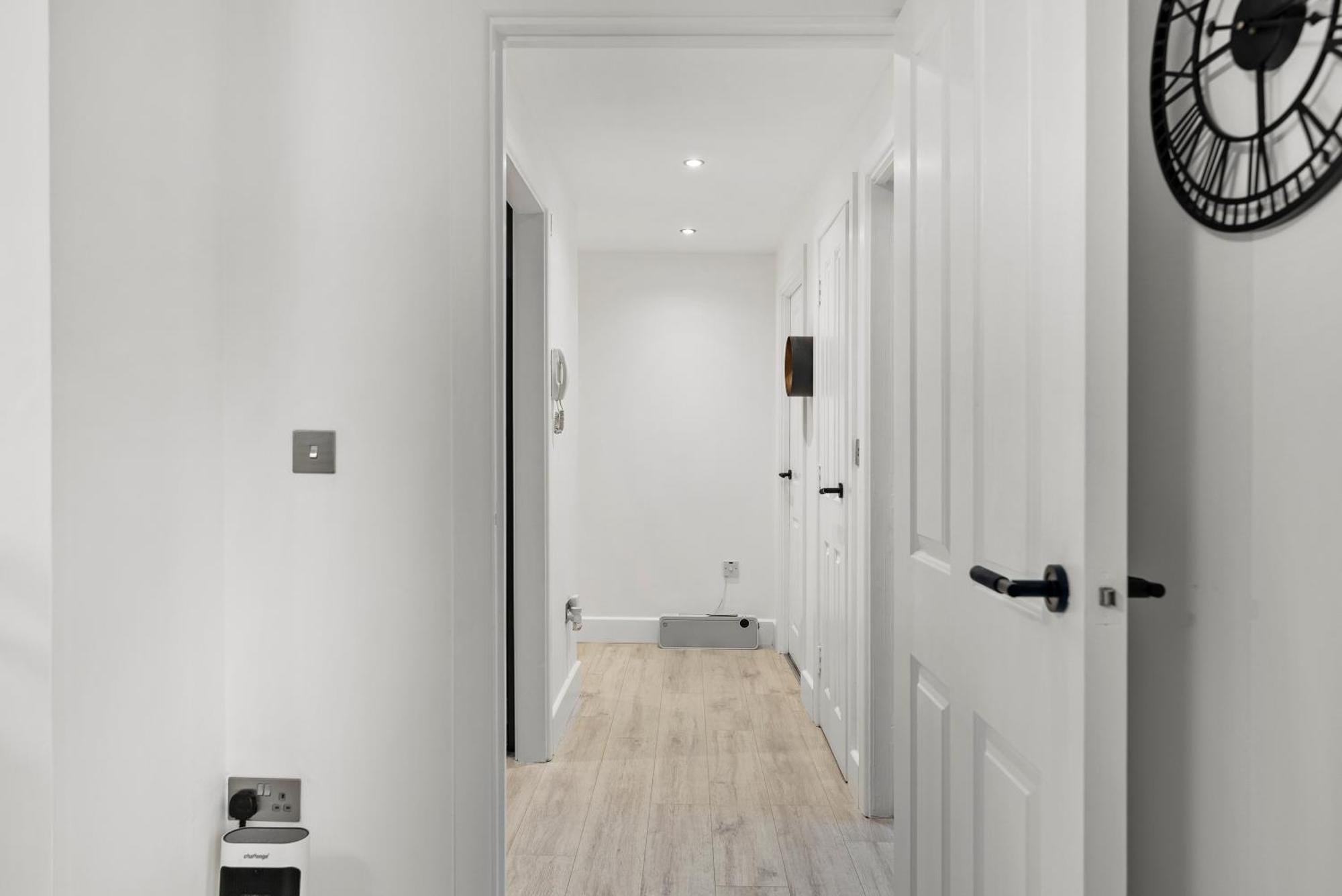 Stylish 2-Bedroom Retreat In Southampton Apartment