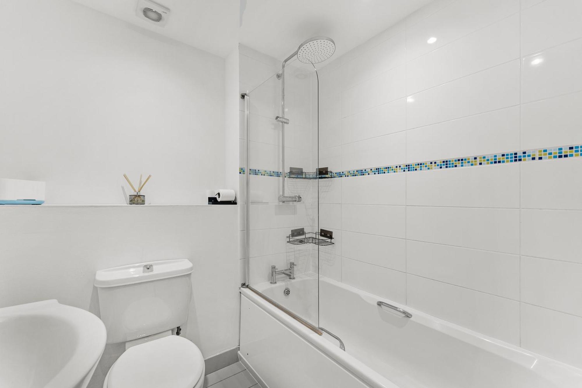 Stylish 2-Bedroom Retreat In Southampton *