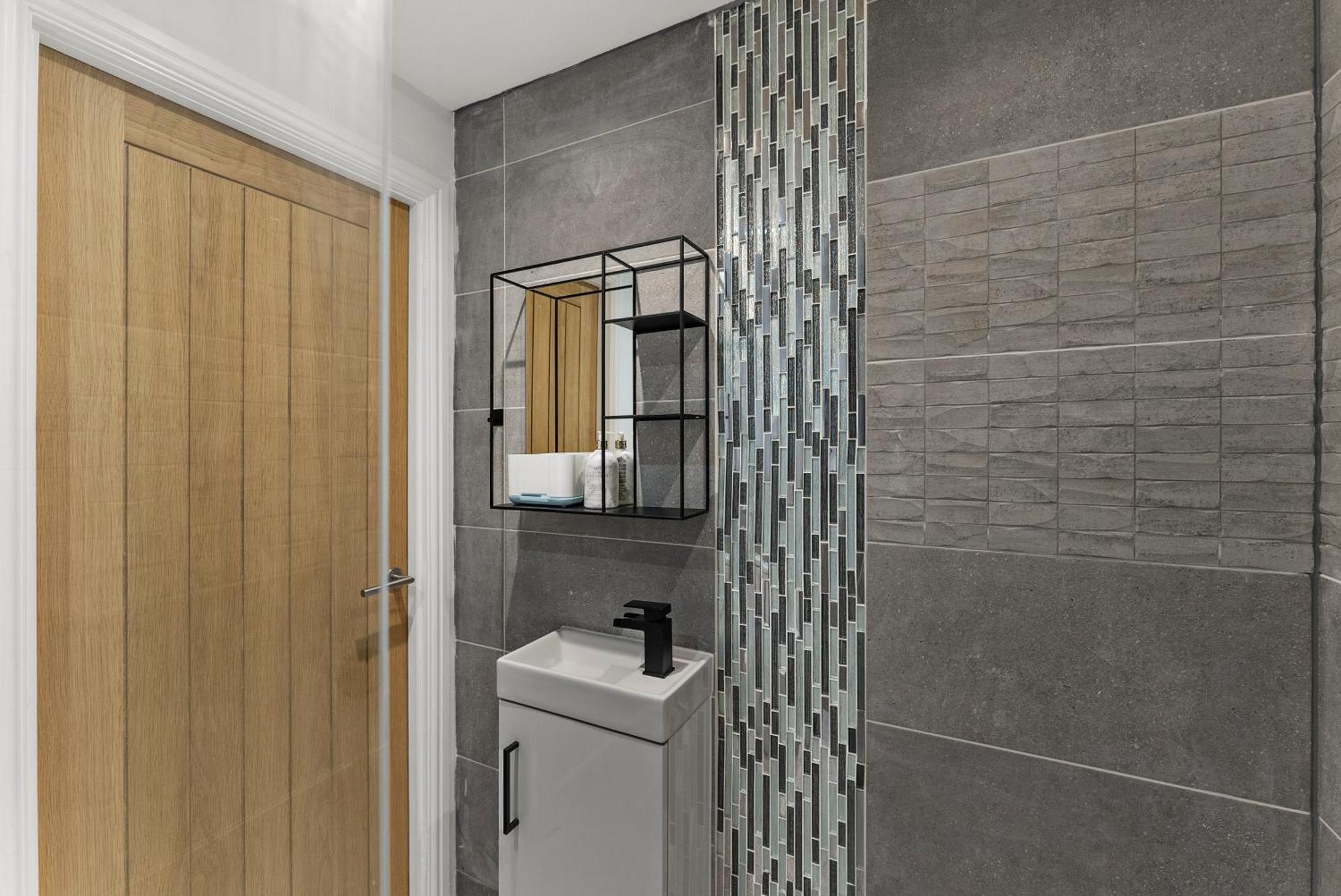 Stylish 2-Bedroom Retreat In Southampton Southampton