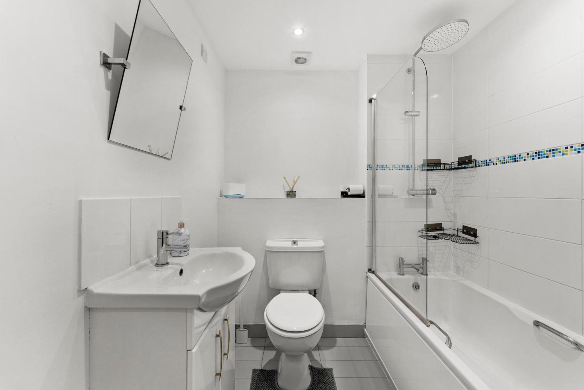 Stylish 2-Bedroom Retreat In Southampton * Southampton