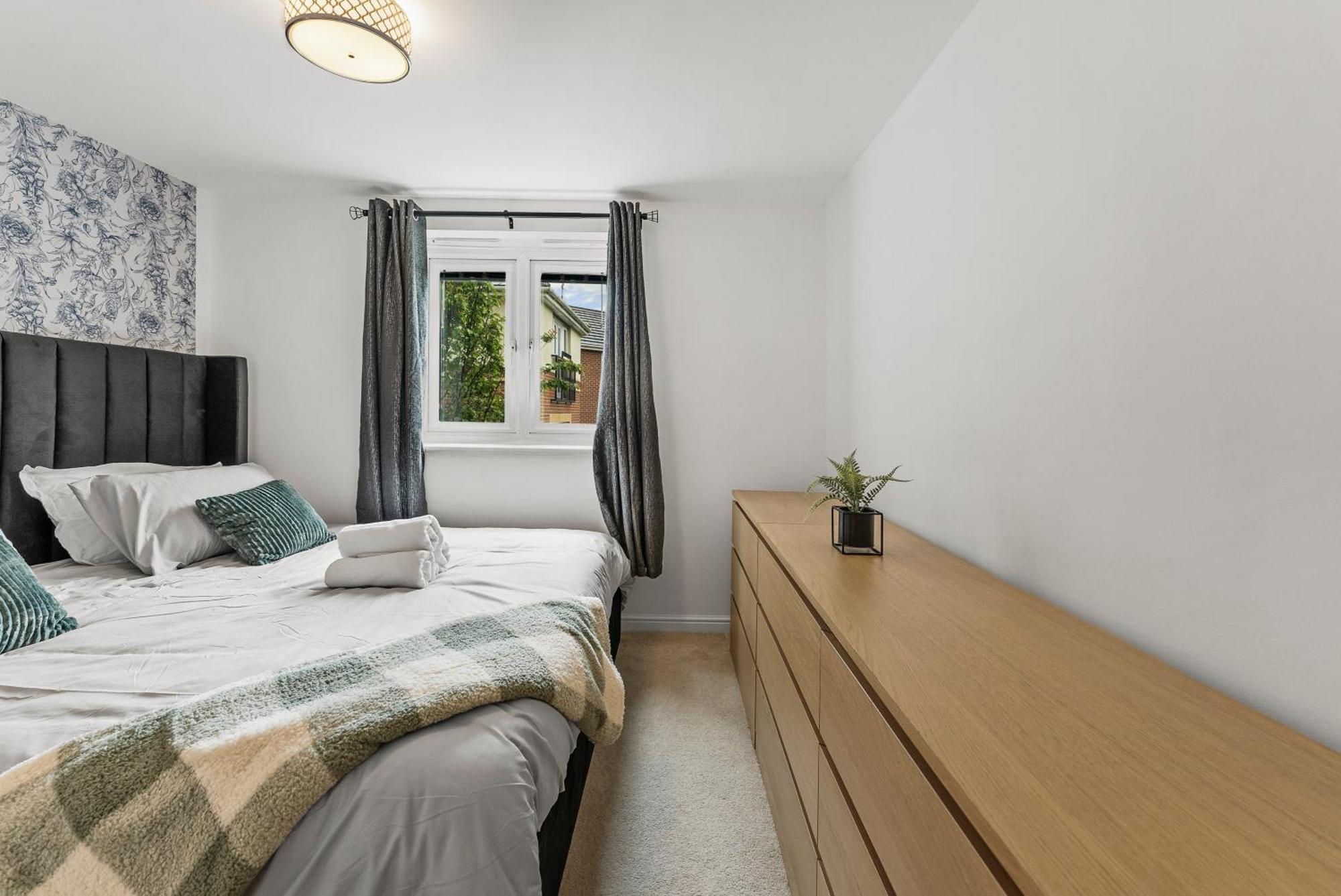 Stylish 2-Bedroom Retreat In Southampton Southampton