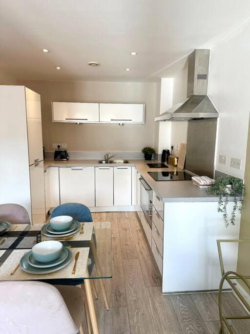 2 Bedrooms, 2 Bathrooms, Near Sea * Southampton