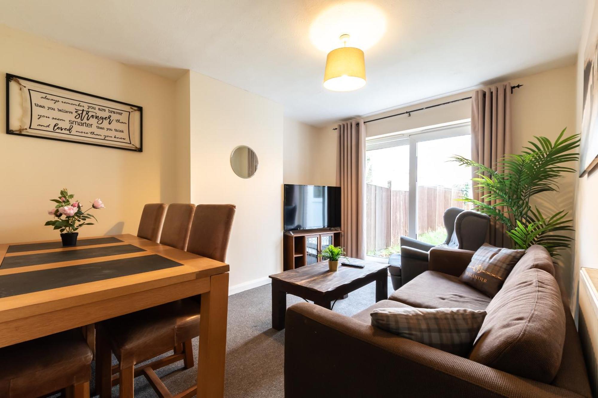 6 Beds In 4 Bedrooms House Holiday home