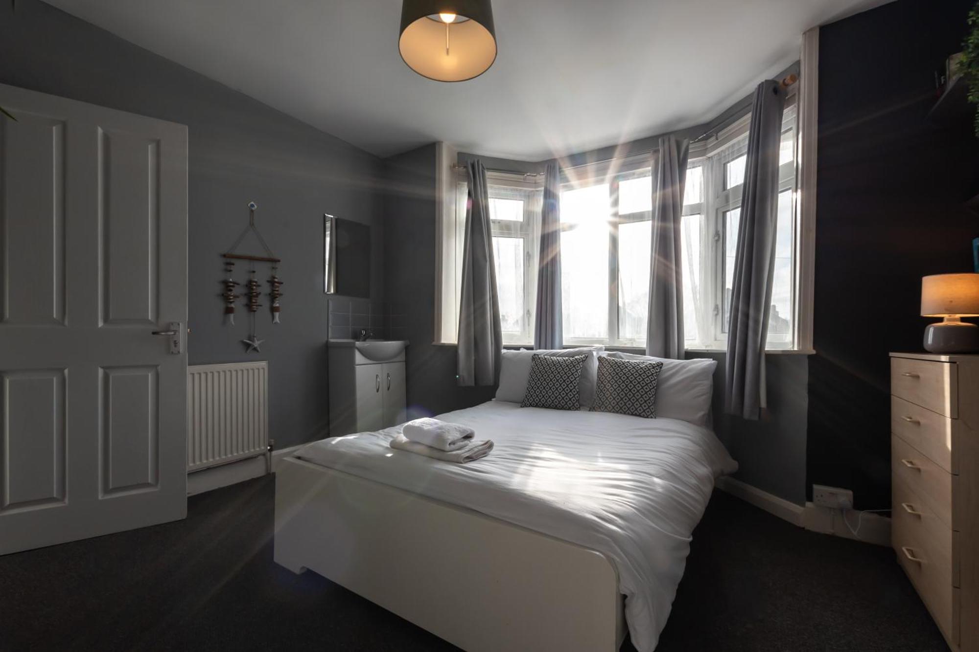 Holiday home 6 Beds In 4 Bedrooms House *