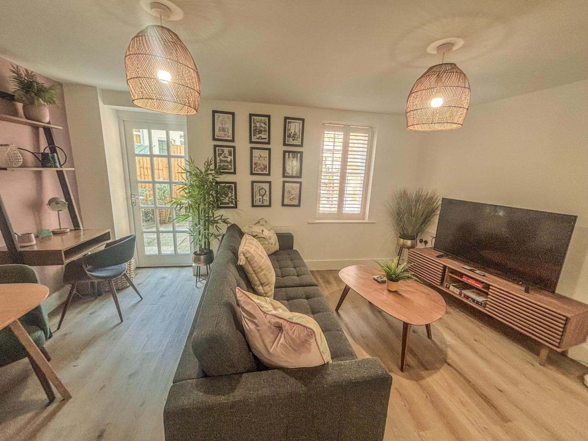 Apartment Regency Court- Free Evening Parking