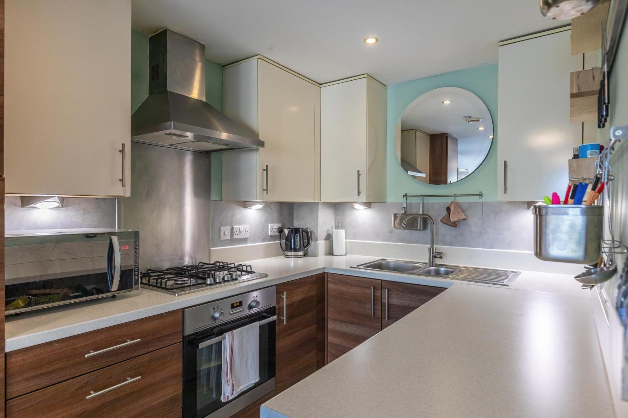 Bond - Centre Oasis Apartment