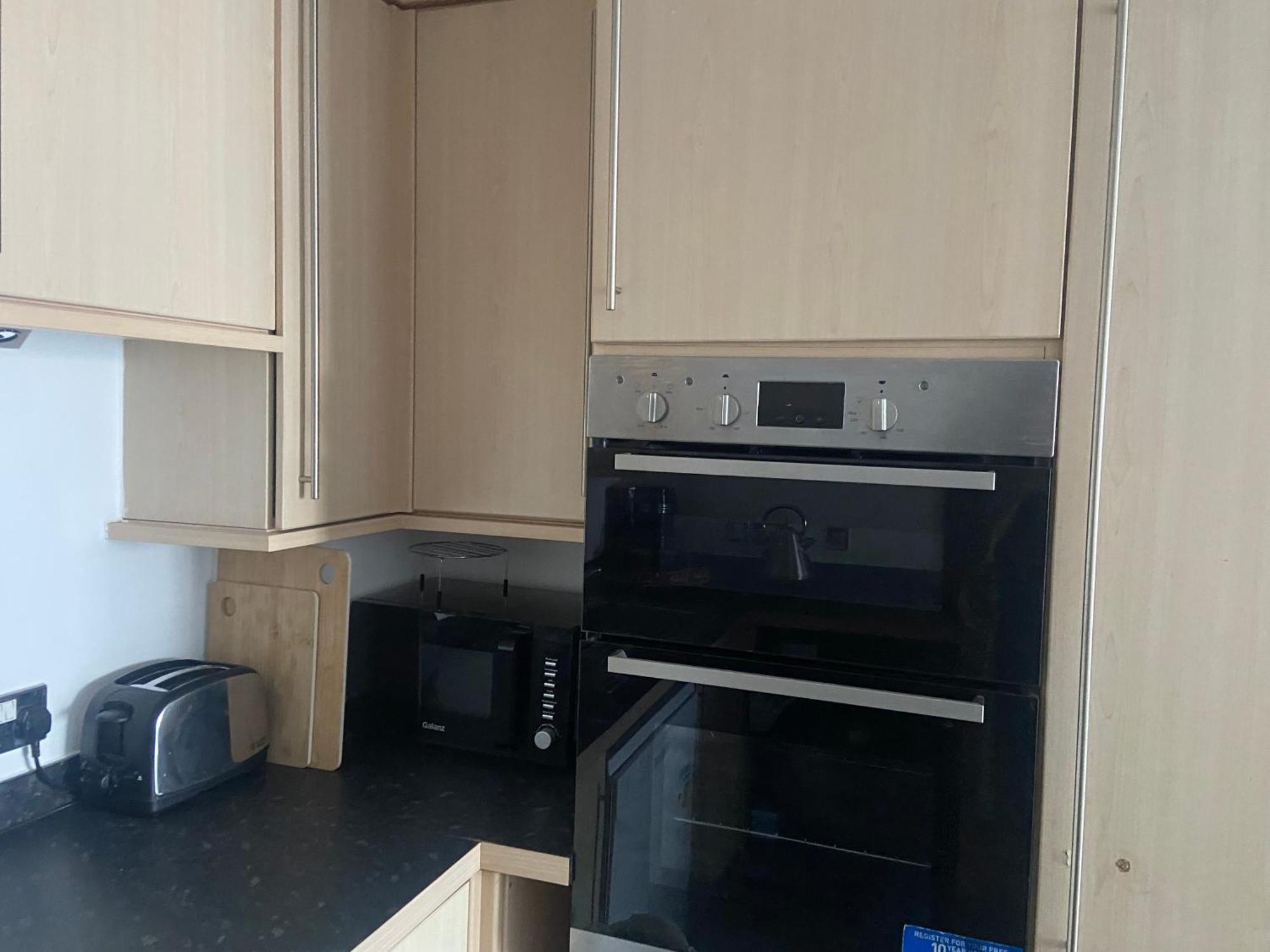 Apartment 2 Bedroom Near Ocean Village Marina Port *