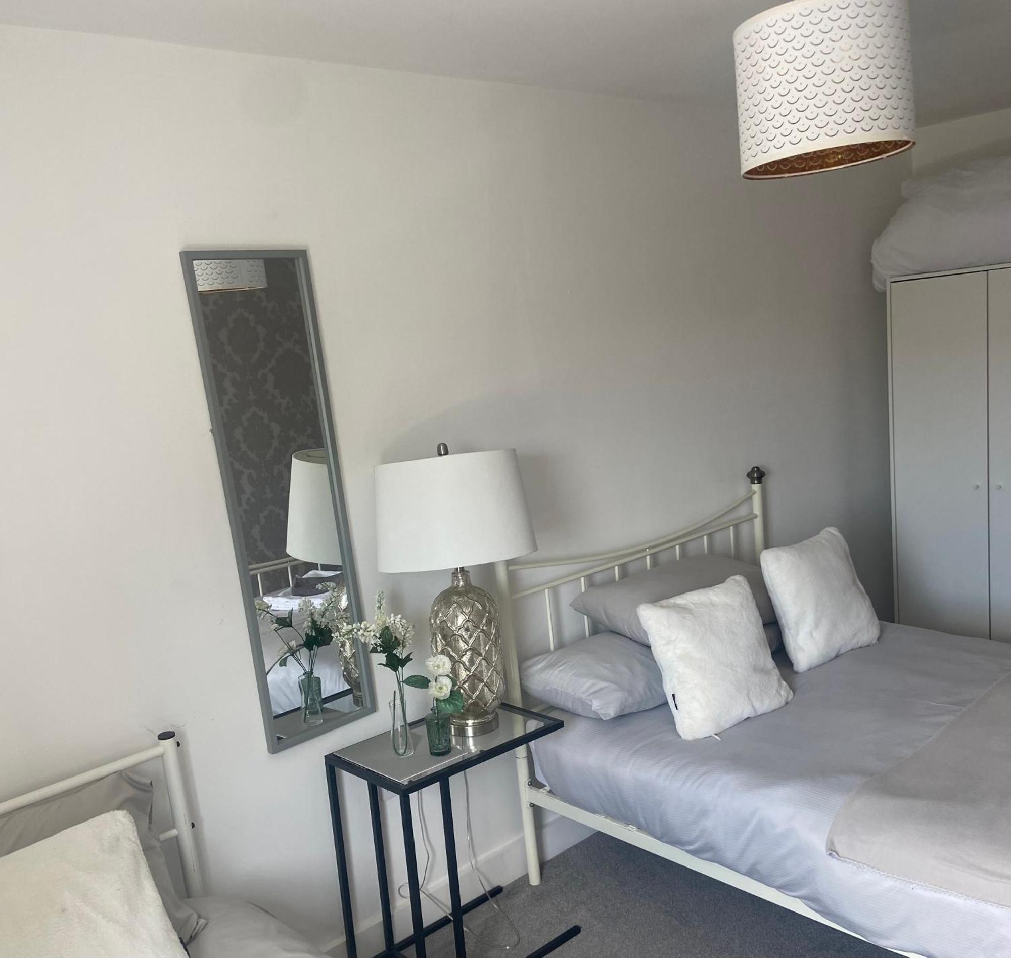 2 Bedroom Near Ocean Village Marina Port *
